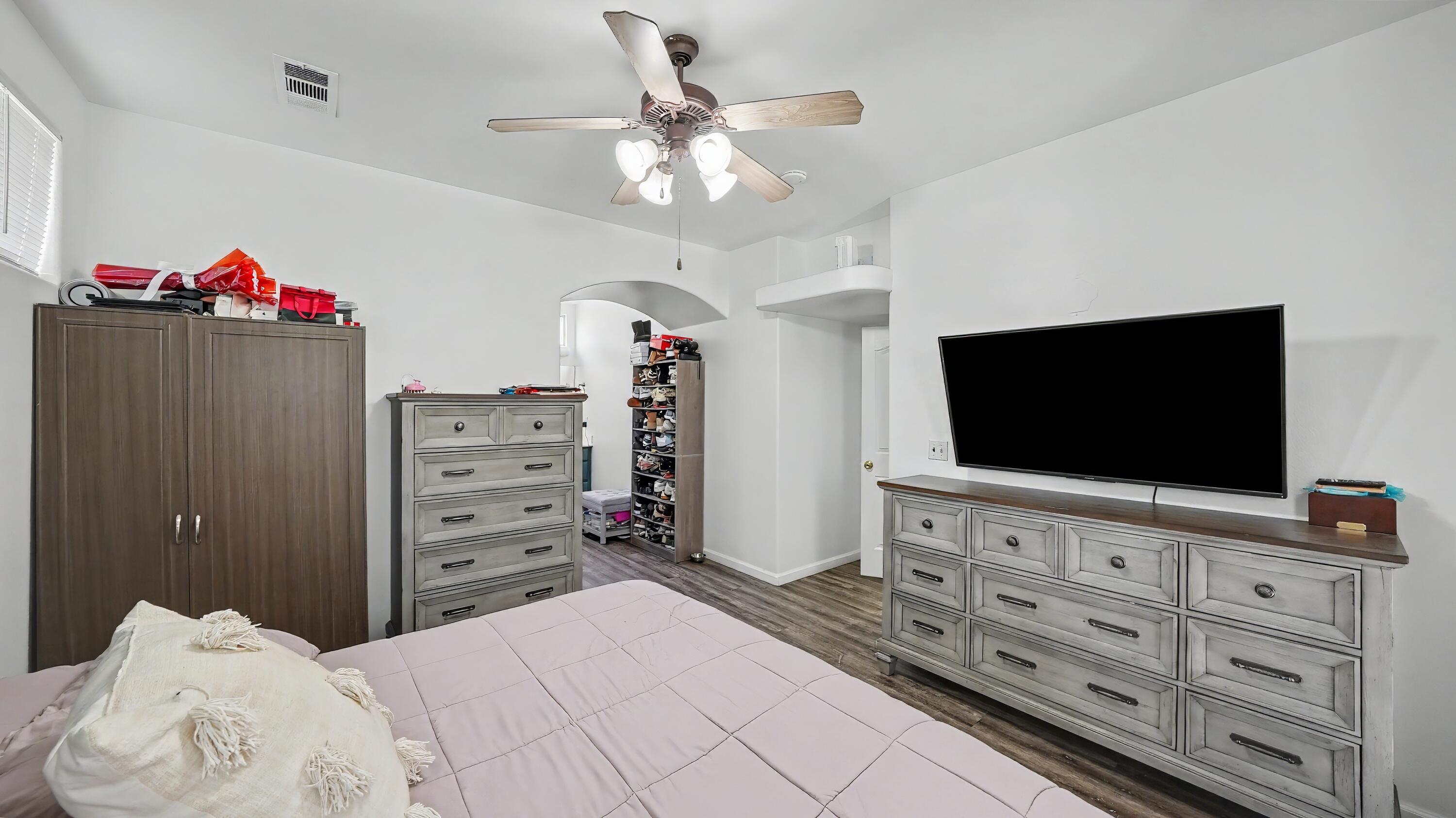 711 W Anissa St, Farmersville, CA 93223
