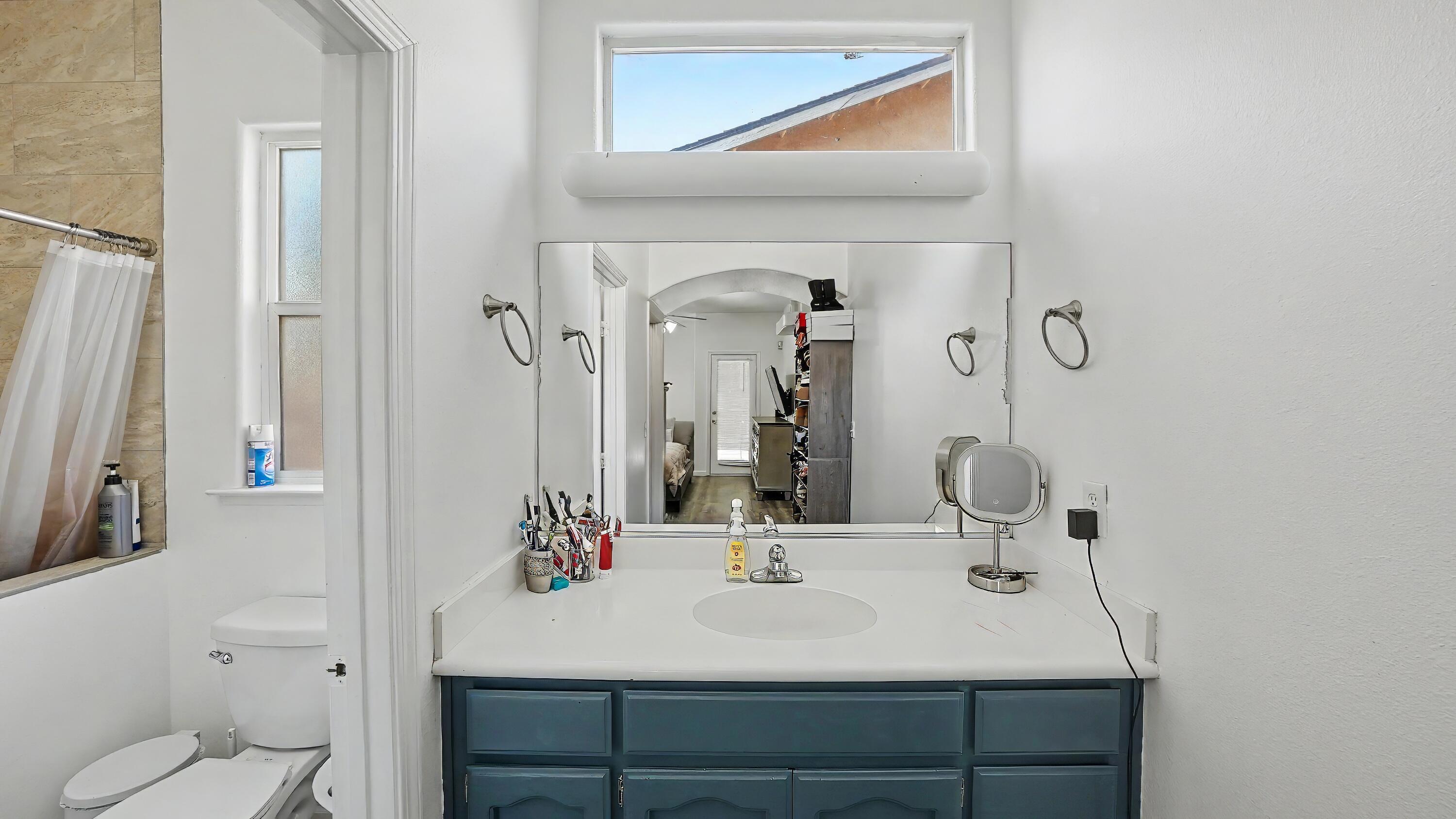 711 W Anissa St, Farmersville, CA 93223