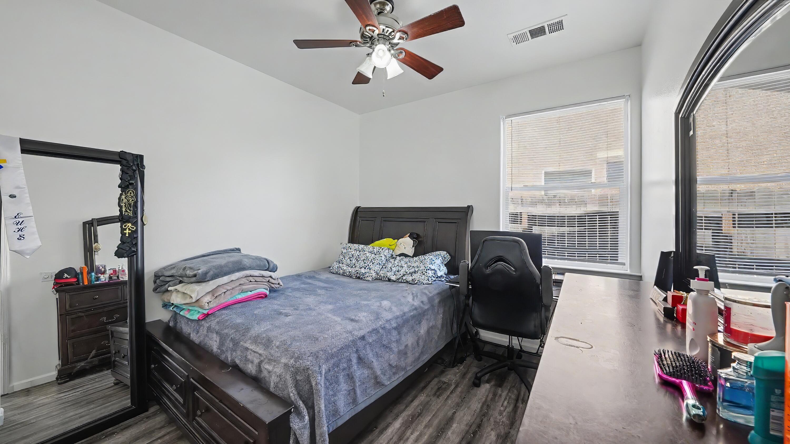 711 W Anissa St, Farmersville, CA 93223