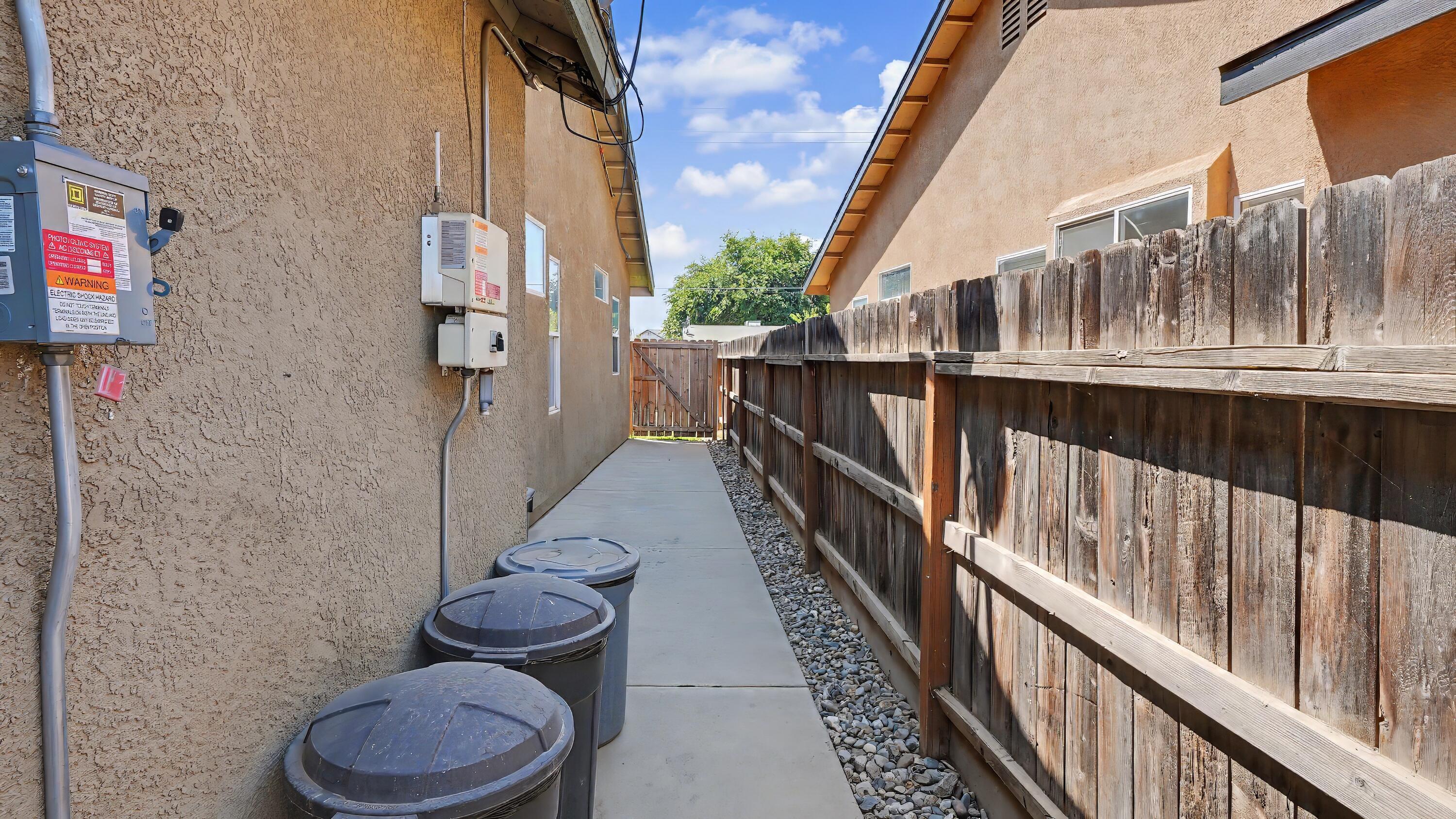 711 W Anissa St, Farmersville, CA 93223