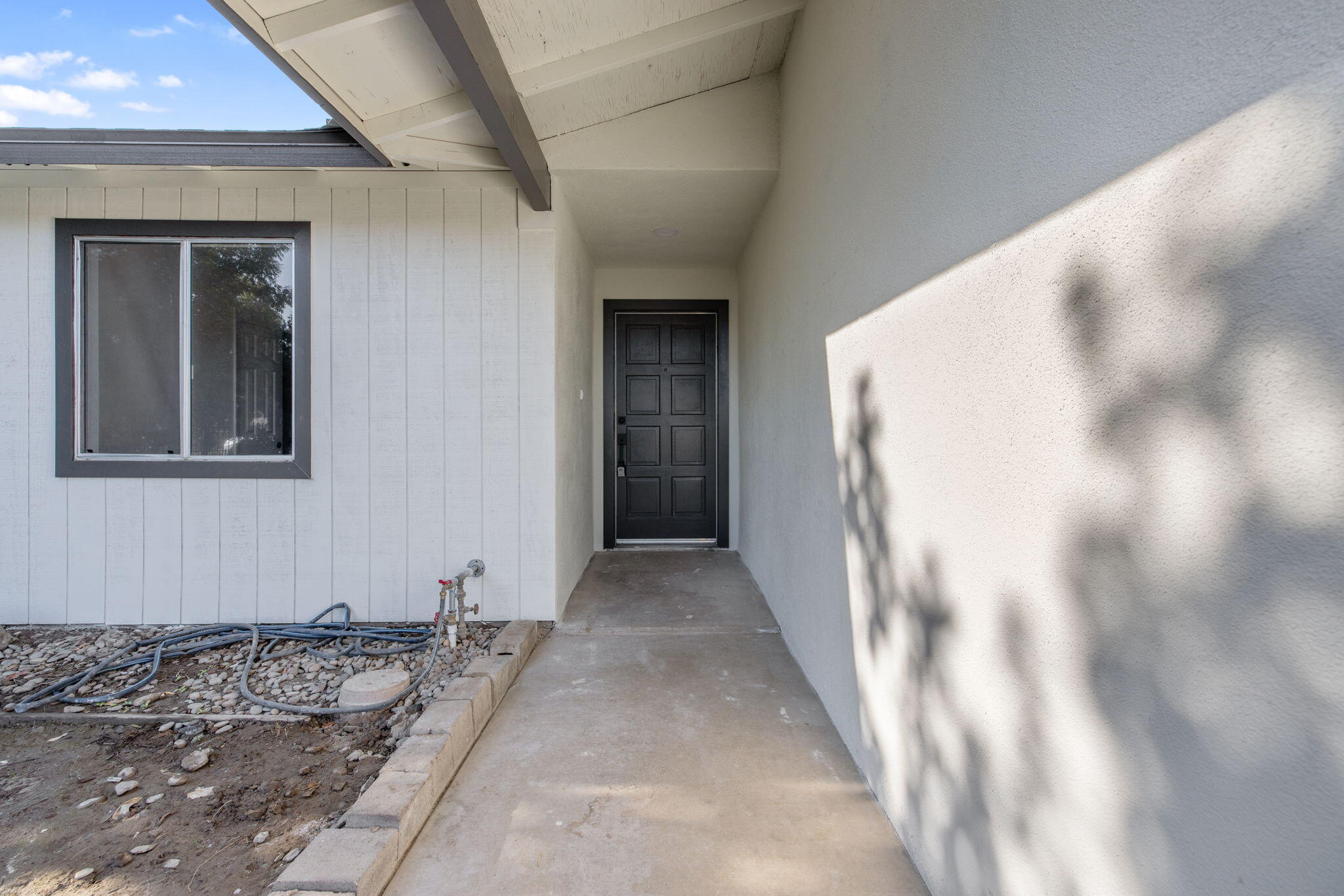 1741 W Vine Ave, Visalia, CA 93291