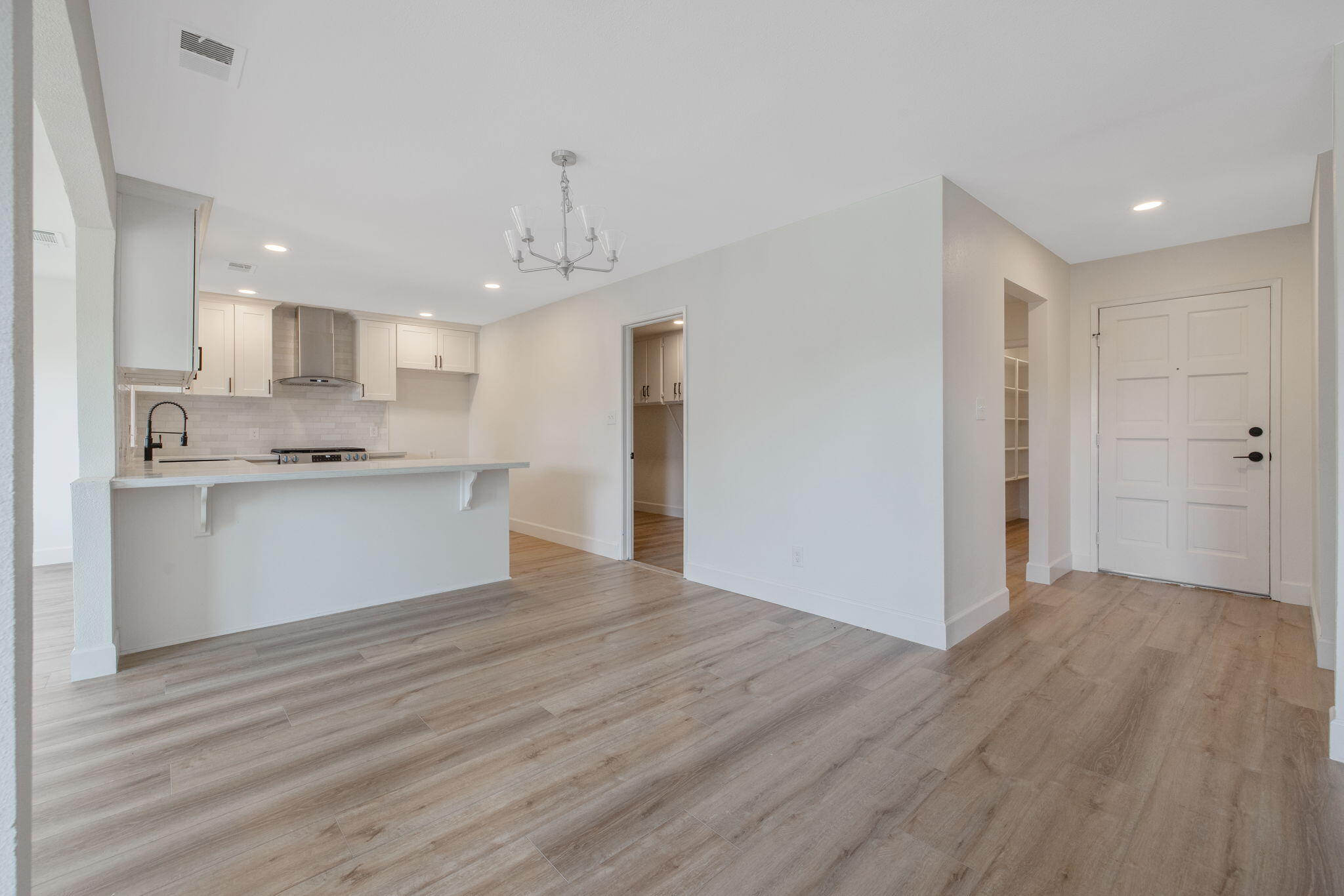 1741 W Vine Ave, Visalia, CA 93291