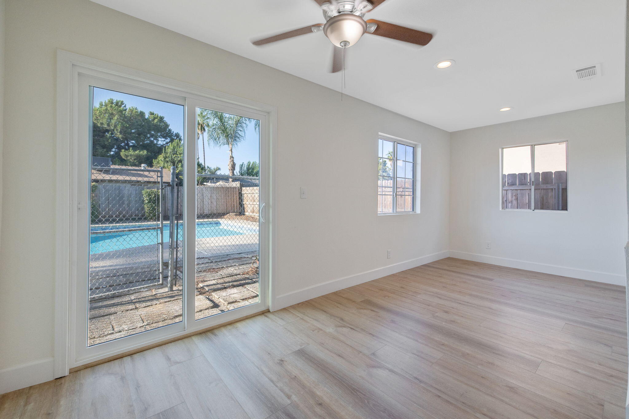 1741 W Vine Ave, Visalia, CA 93291