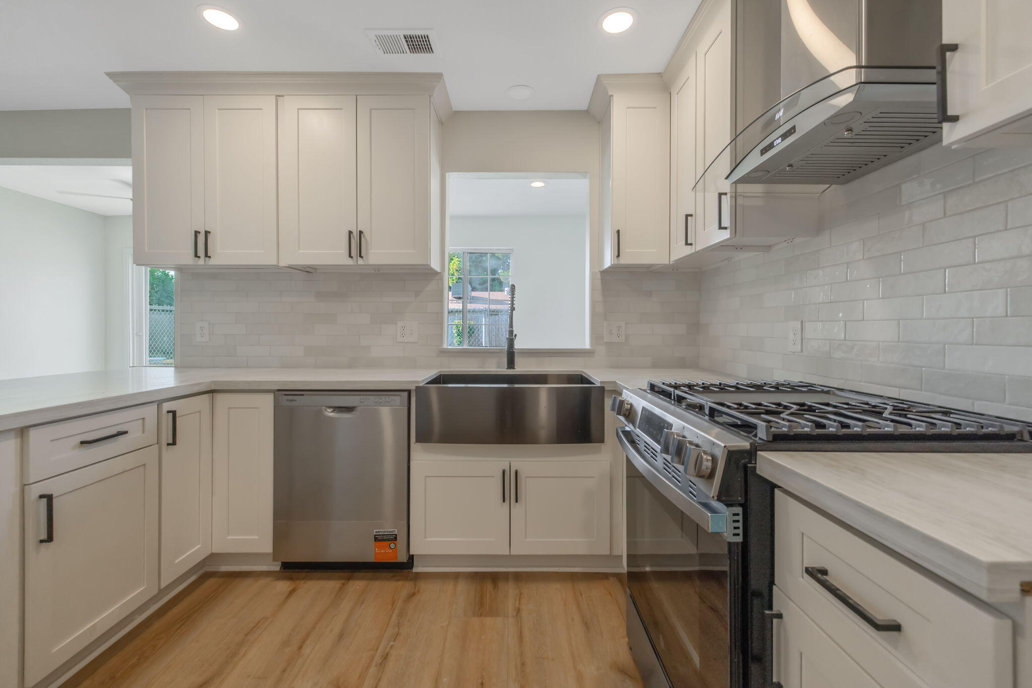 1741 W Vine Ave, Visalia, CA 93291