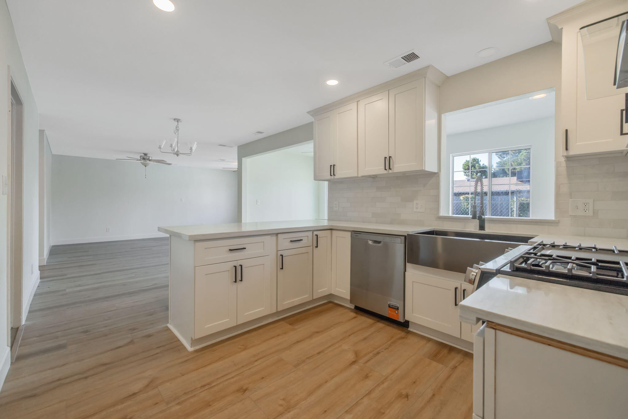 1741 W Vine Ave, Visalia, CA 93291