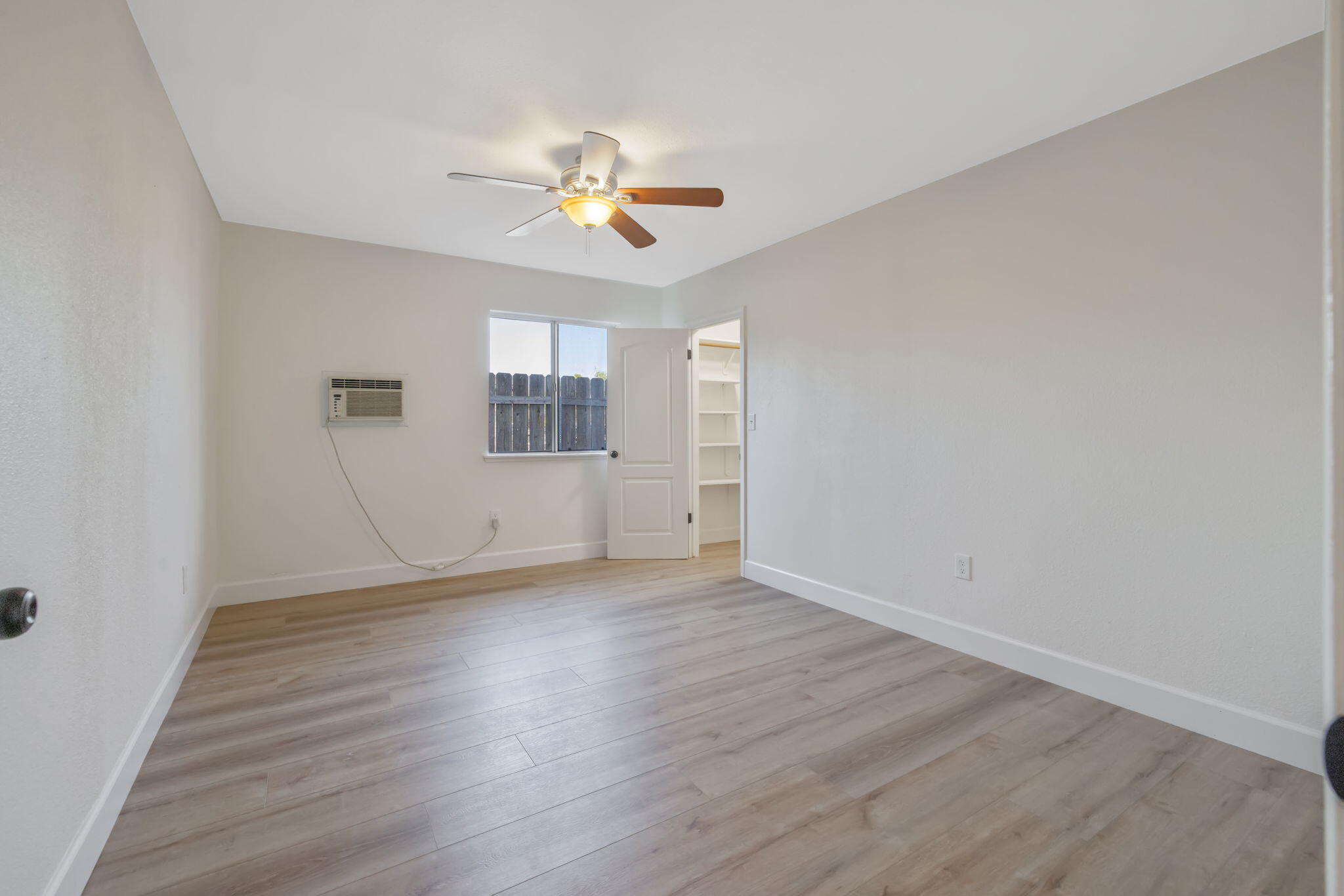 1741 W Vine Ave, Visalia, CA 93291