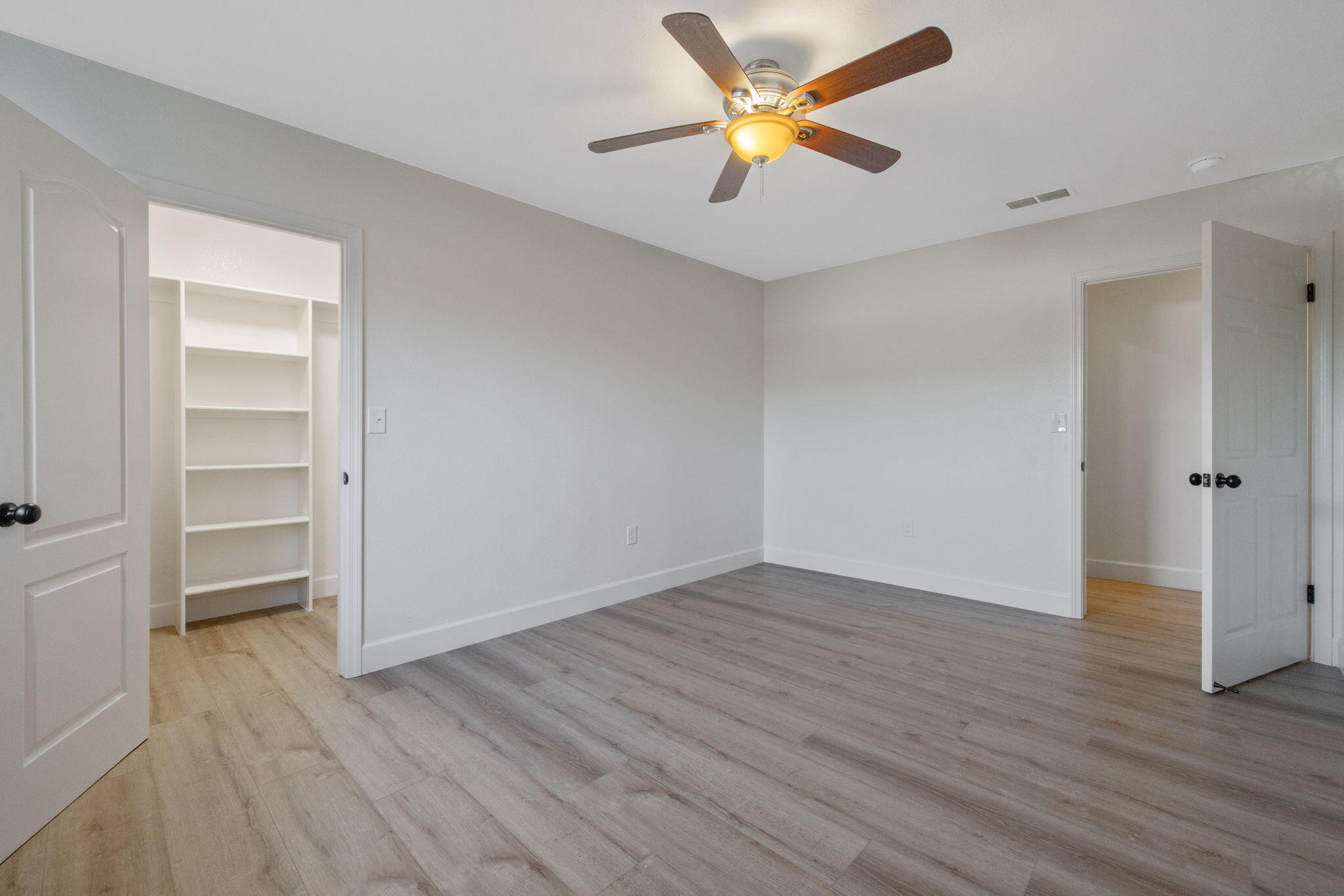 1741 W Vine Ave, Visalia, CA 93291