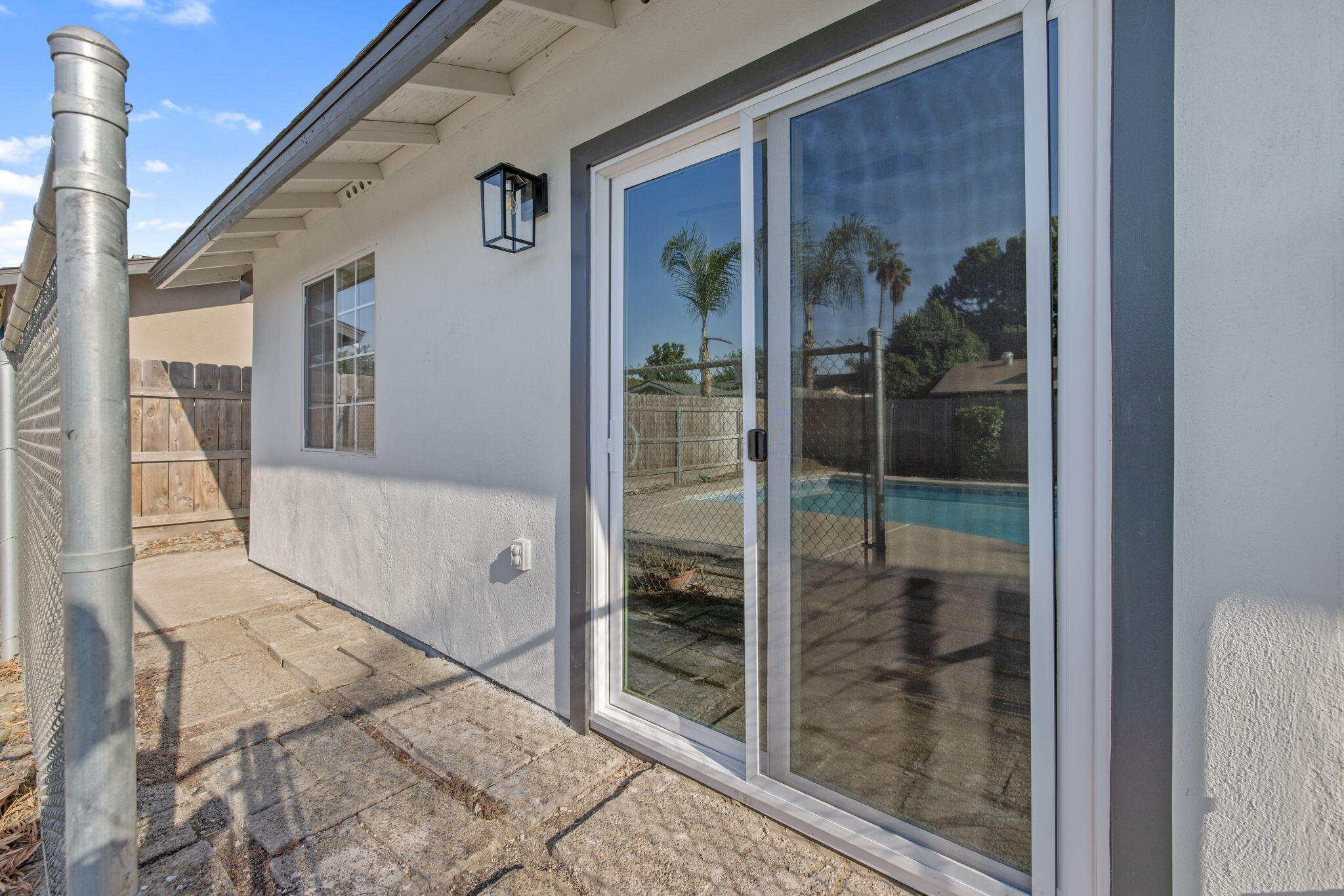 1741 W Vine Ave, Visalia, CA 93291