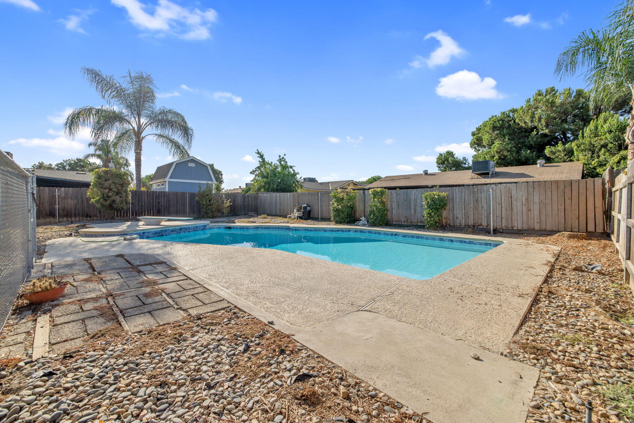 1741 W Vine Ave, Visalia, CA 93291