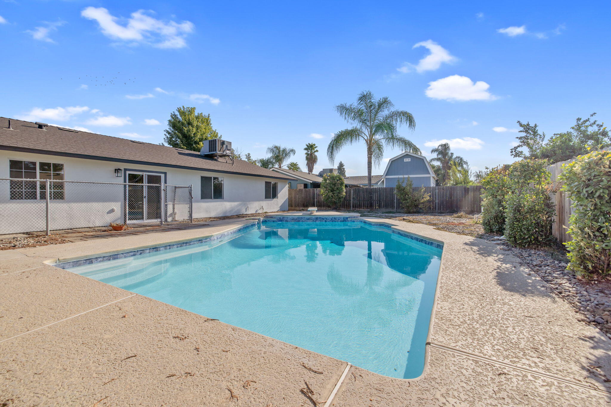 1741 W Vine Ave, Visalia, CA 93291