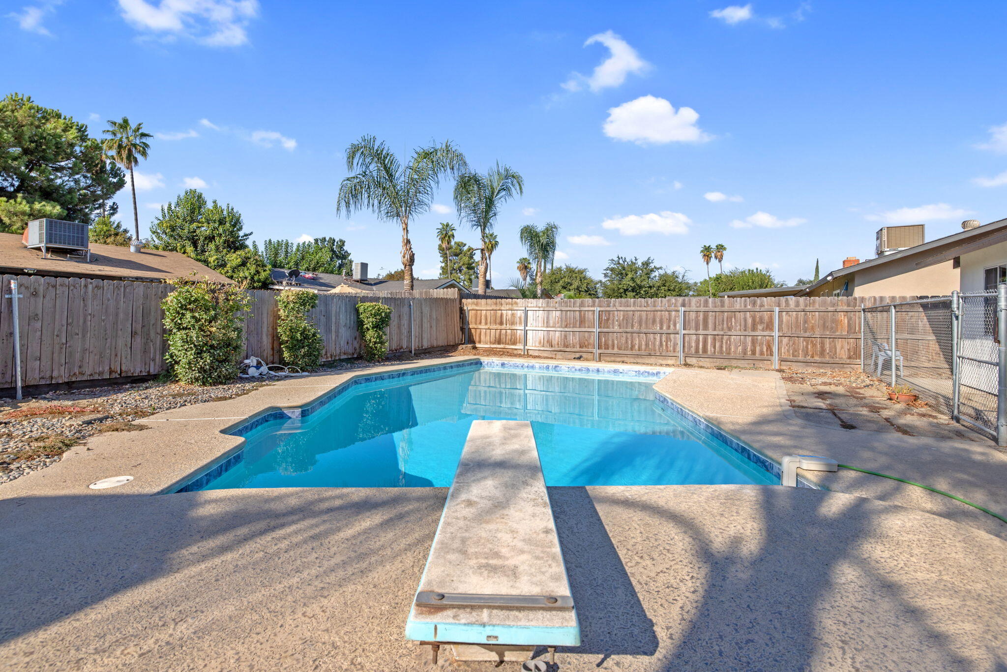 1741 W Vine Ave, Visalia, CA 93291