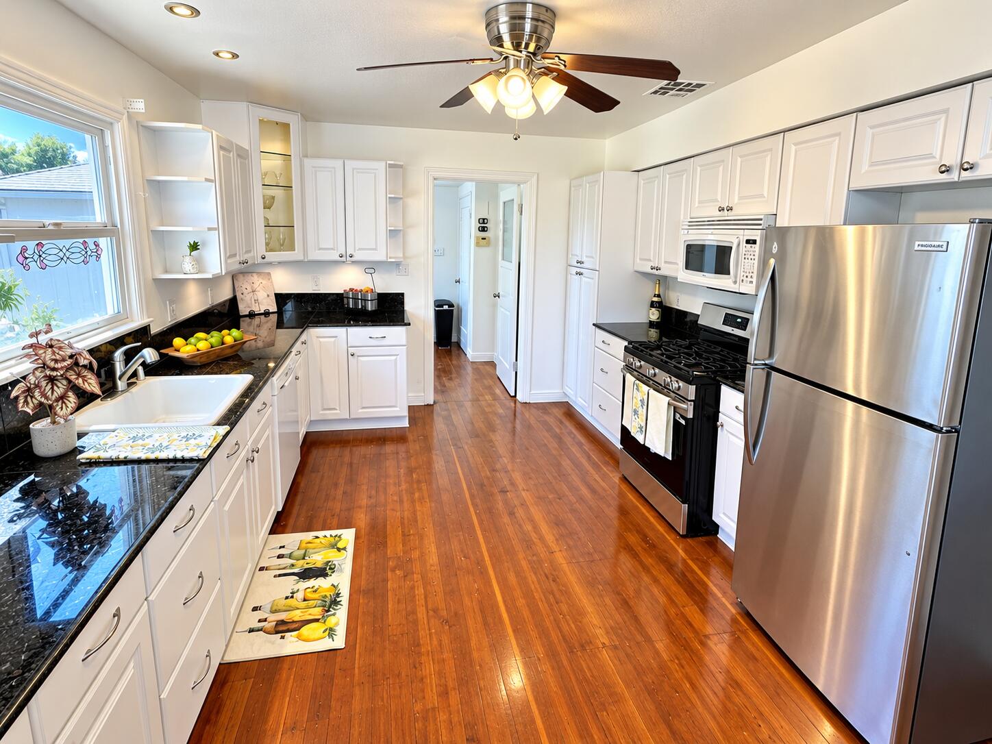 623 Auburn St, Tulare, CA 93274