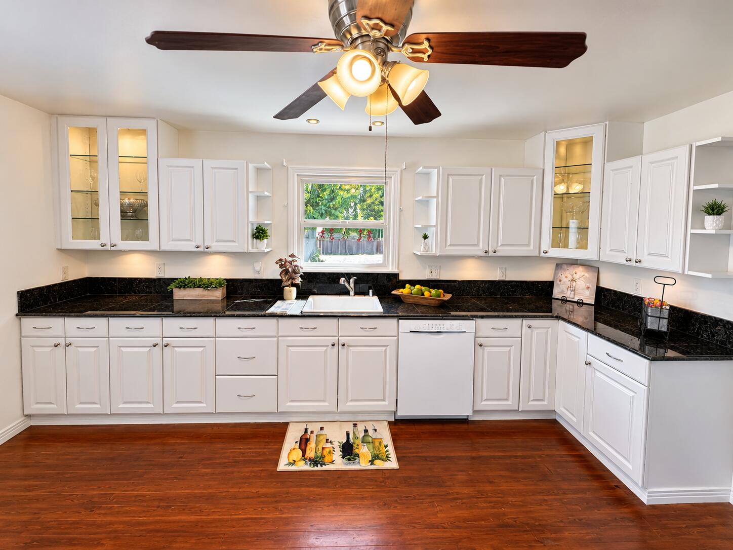 623 Auburn St, Tulare, CA 93274