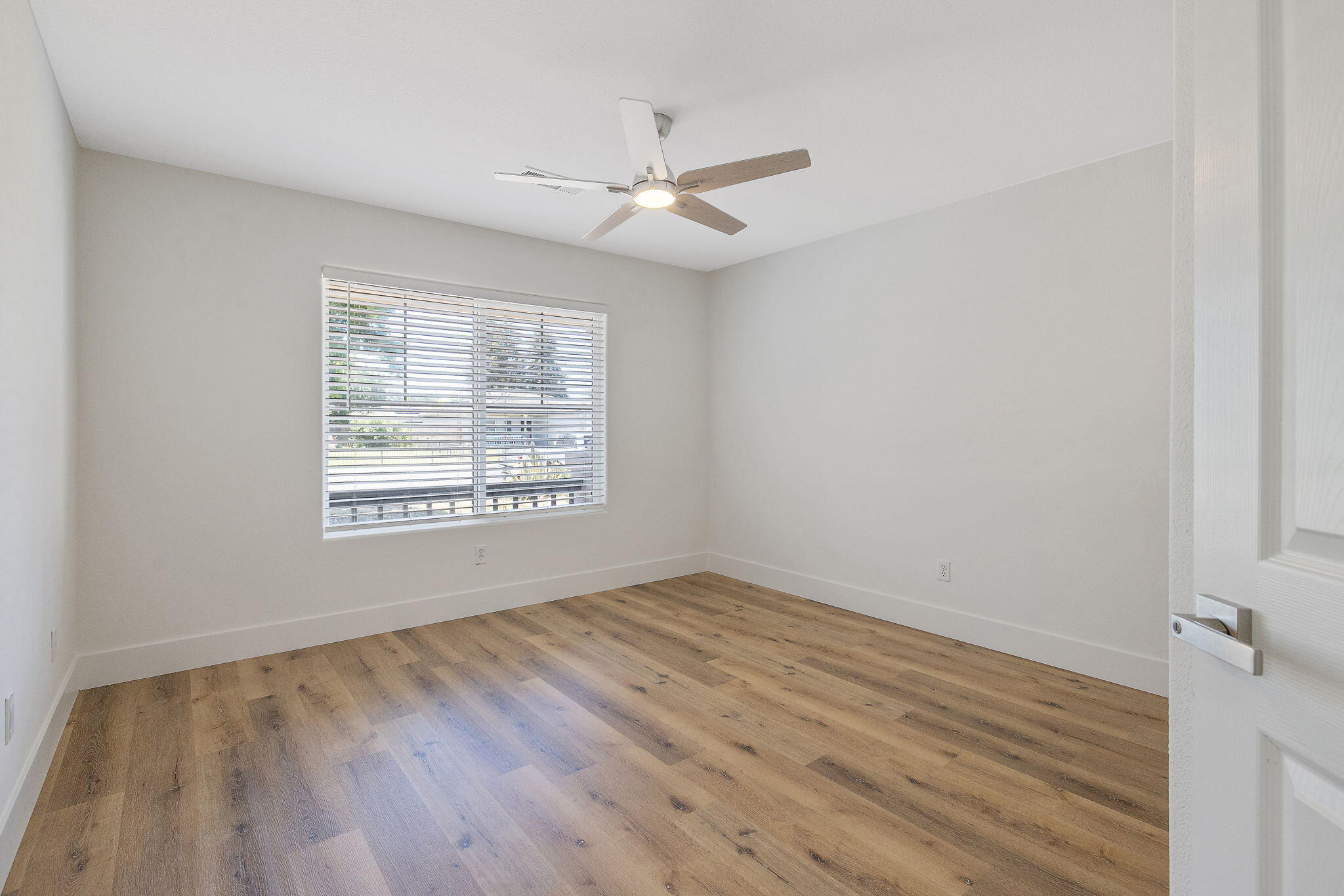 1882 Santa Maria Ave, Porterville, CA 93257