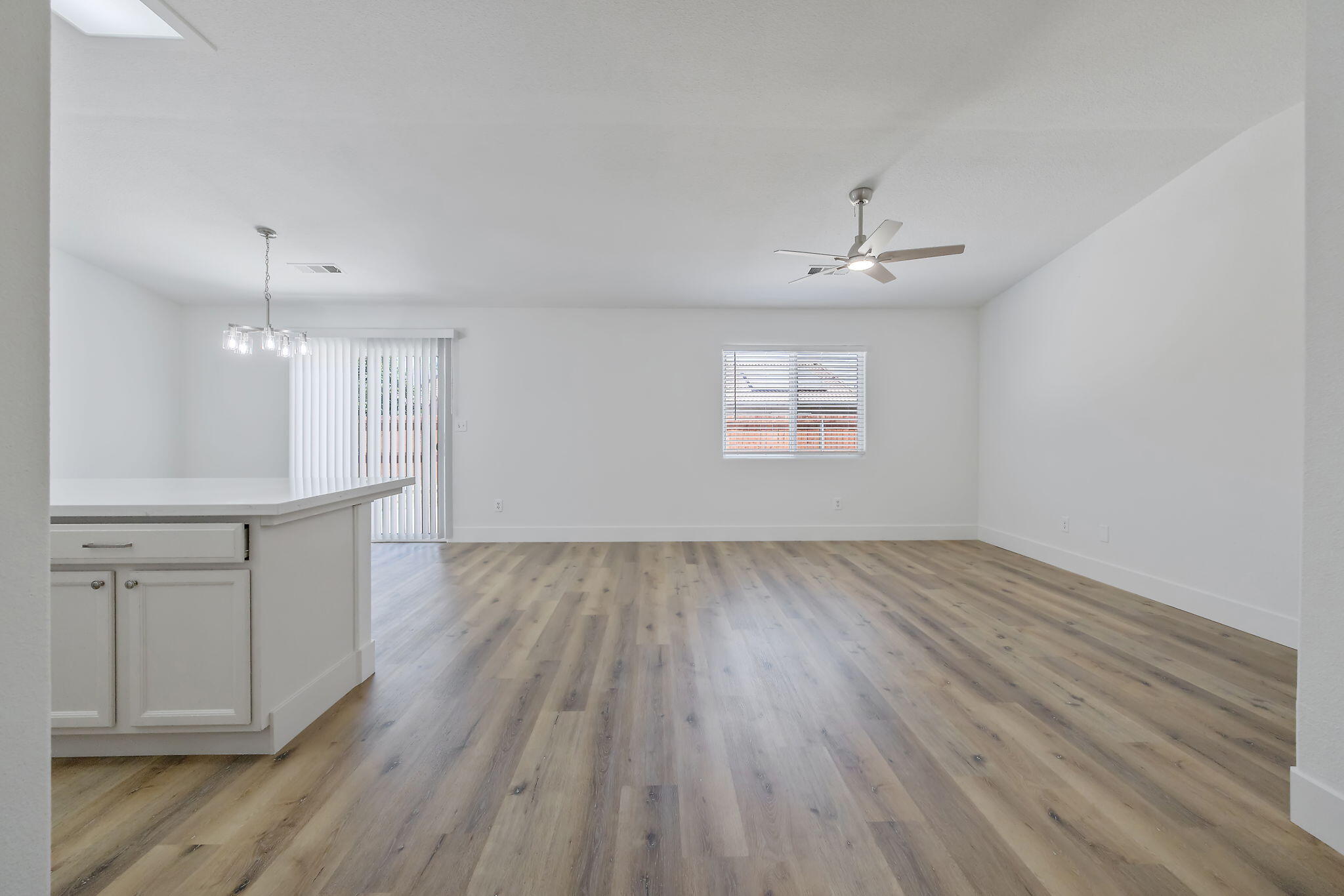 1882 Santa Maria Ave, Porterville, CA 93257