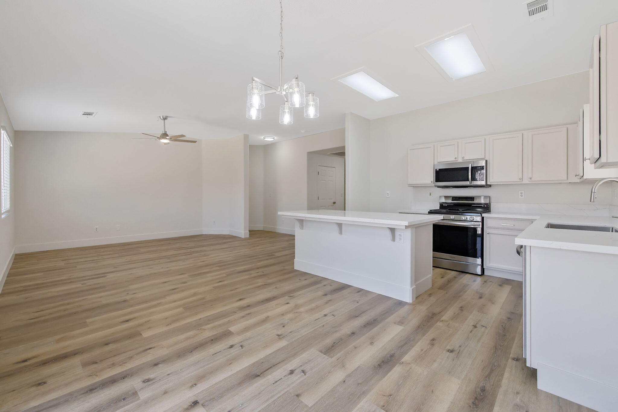 1882 Santa Maria Ave, Porterville, CA 93257