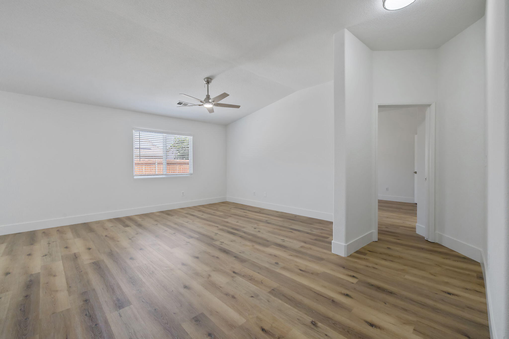 1882 Santa Maria Ave, Porterville, CA 93257