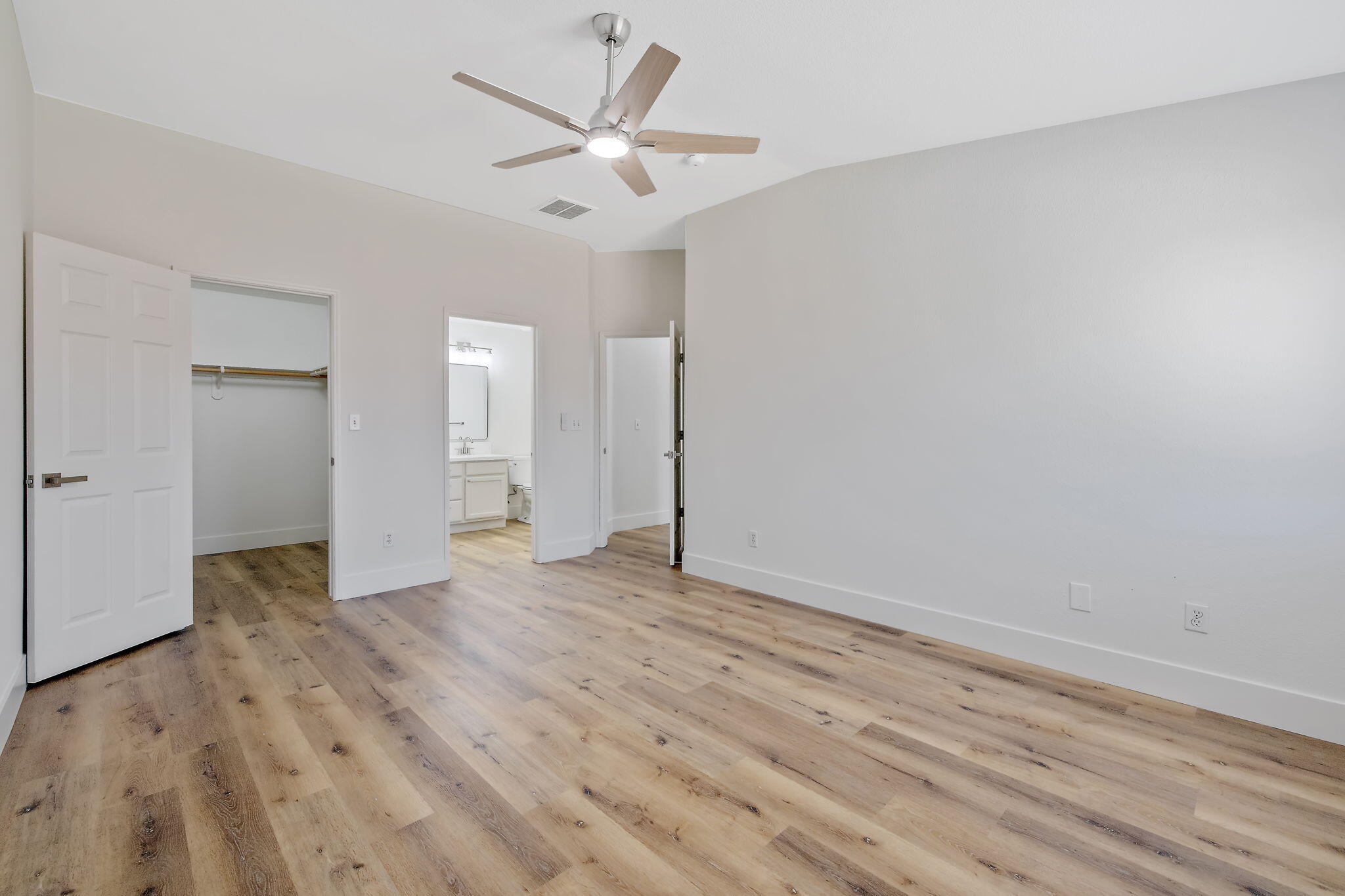 1882 Santa Maria Ave, Porterville, CA 93257