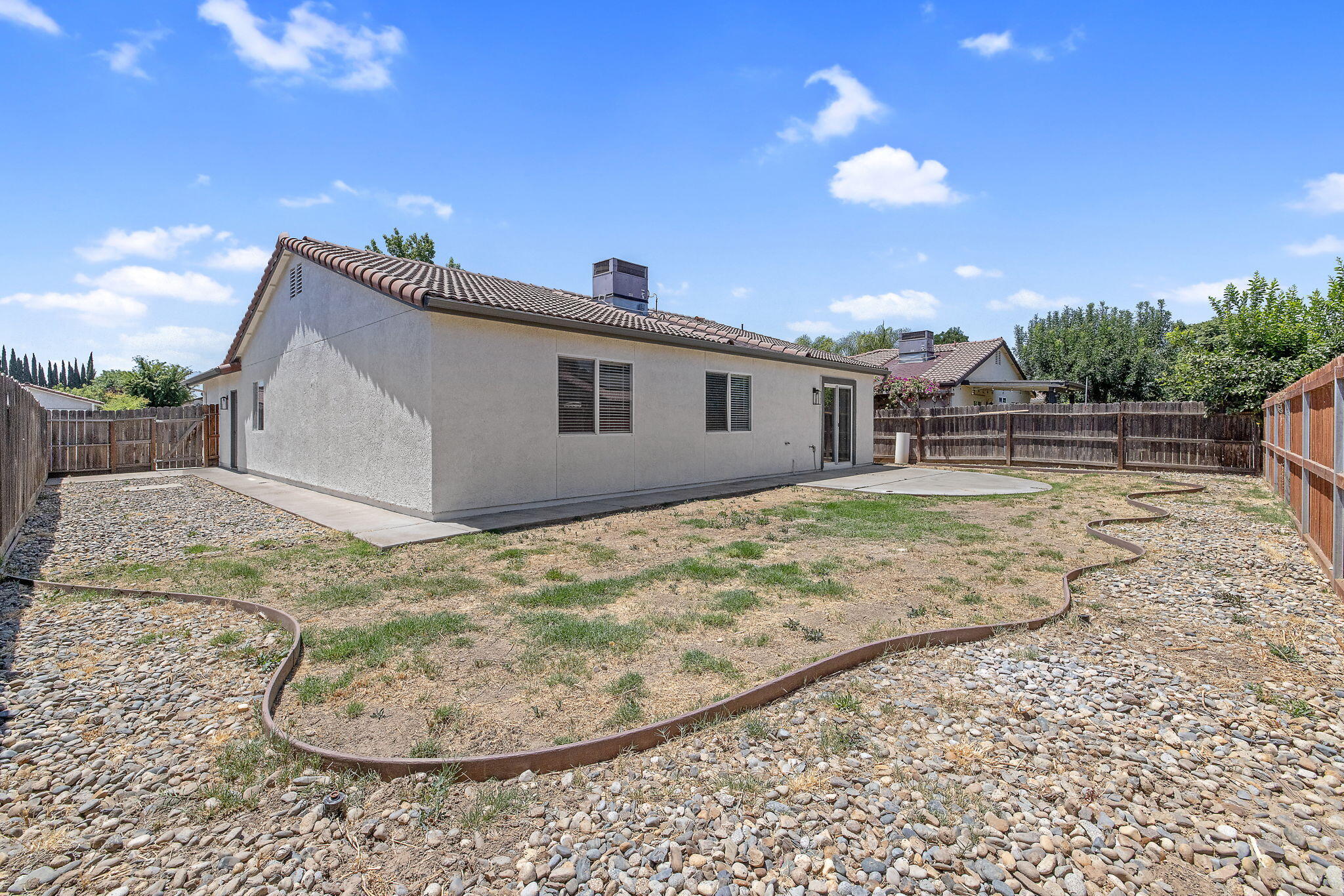 1882 Santa Maria Ave, Porterville, CA 93257