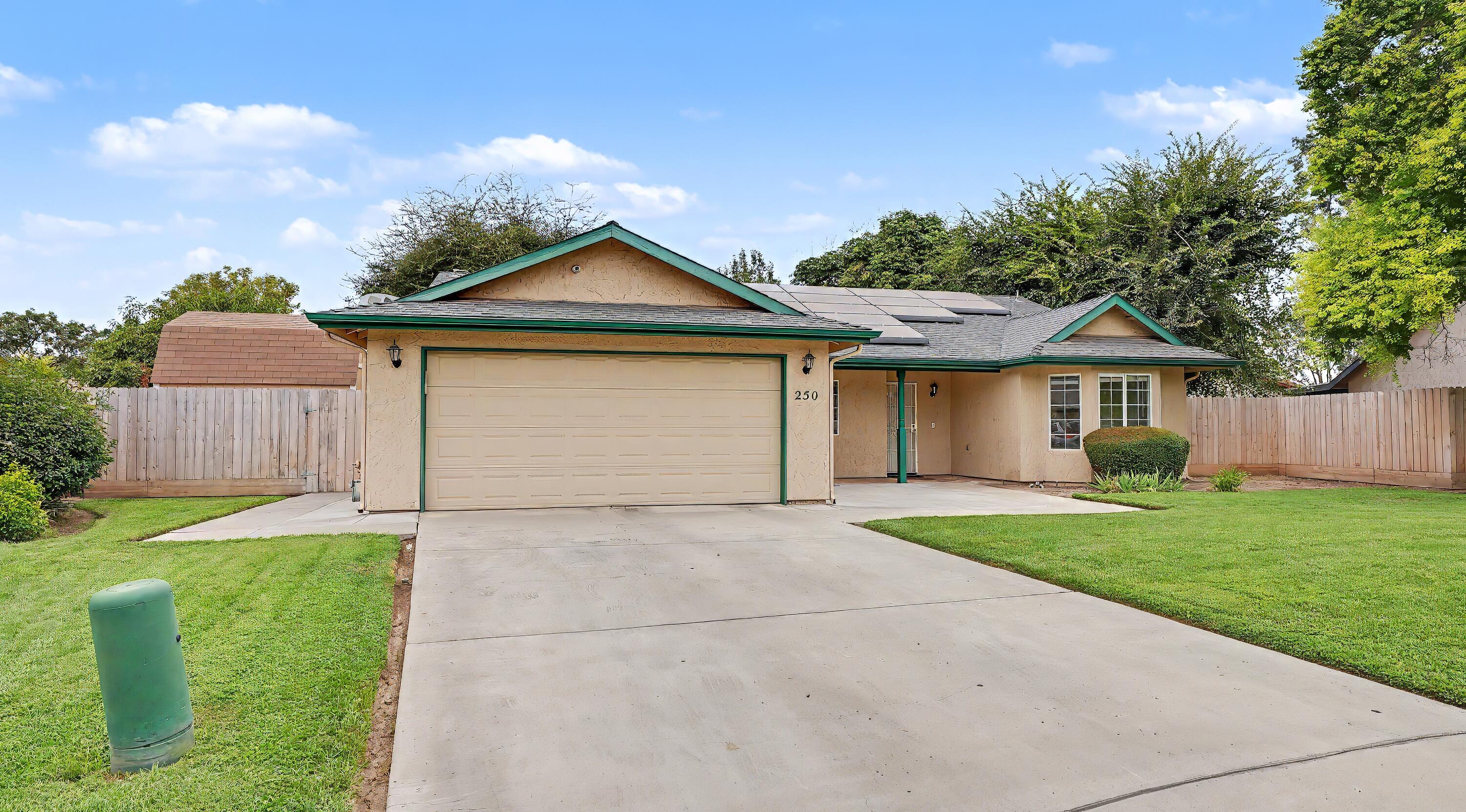 250 W Loyola Ave, Visalia, CA 93277