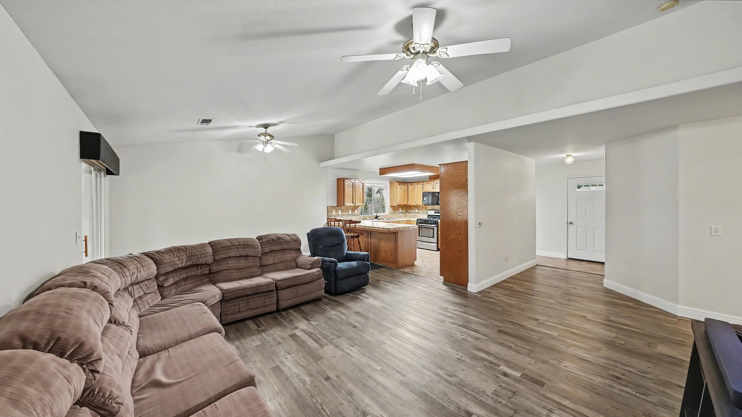 250 W Loyola Ave, Visalia, CA 93277