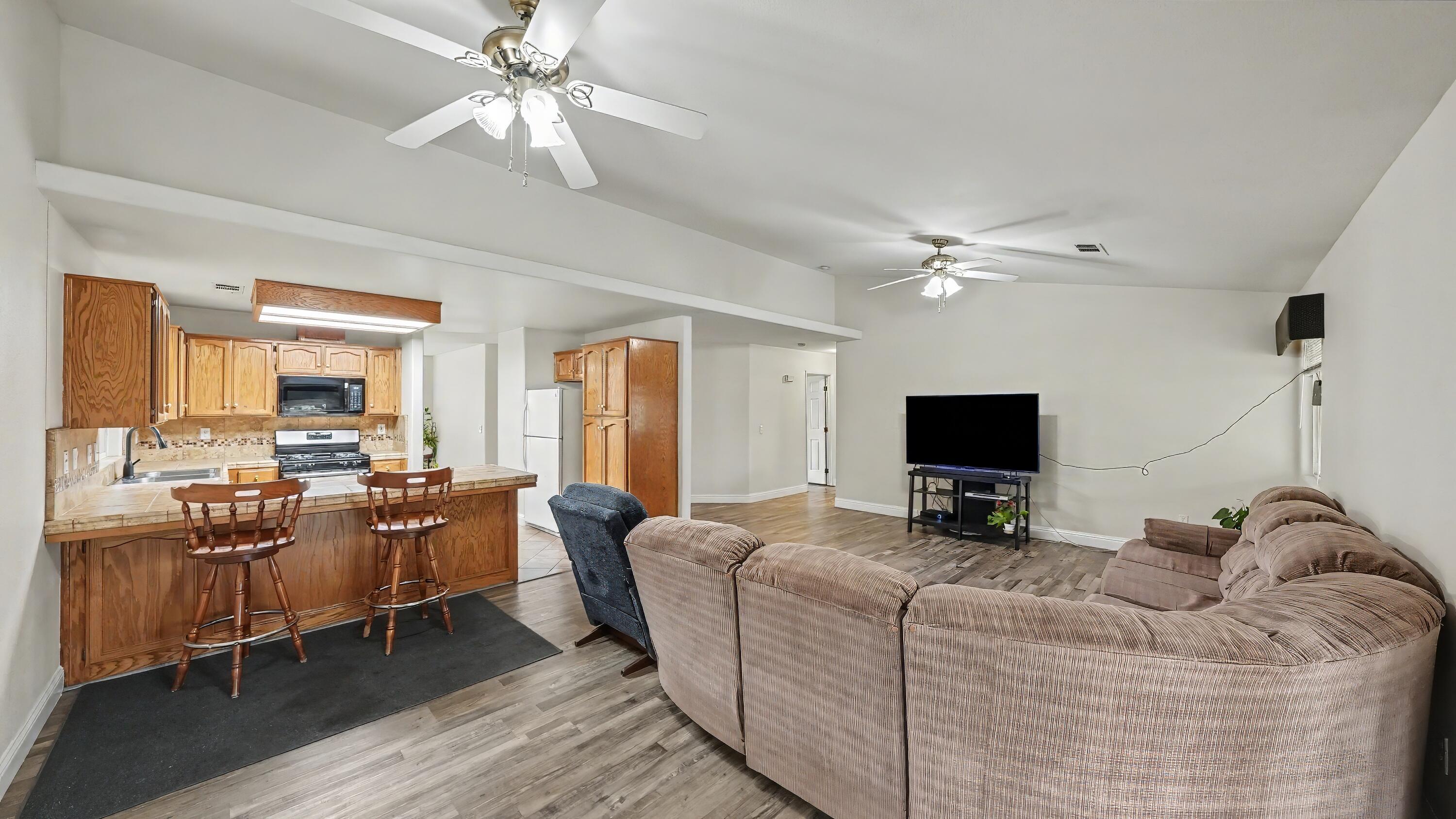 250 W Loyola Ave, Visalia, CA 93277