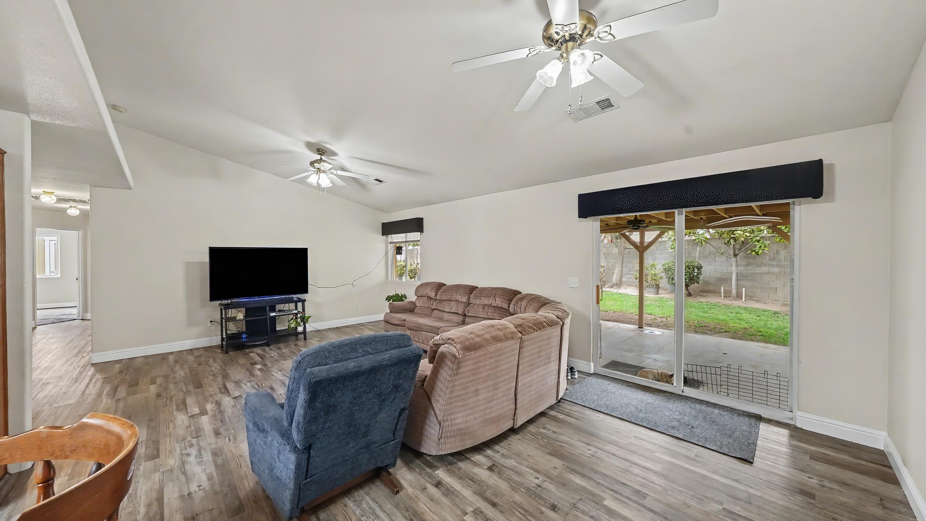 250 W Loyola Ave, Visalia, CA 93277