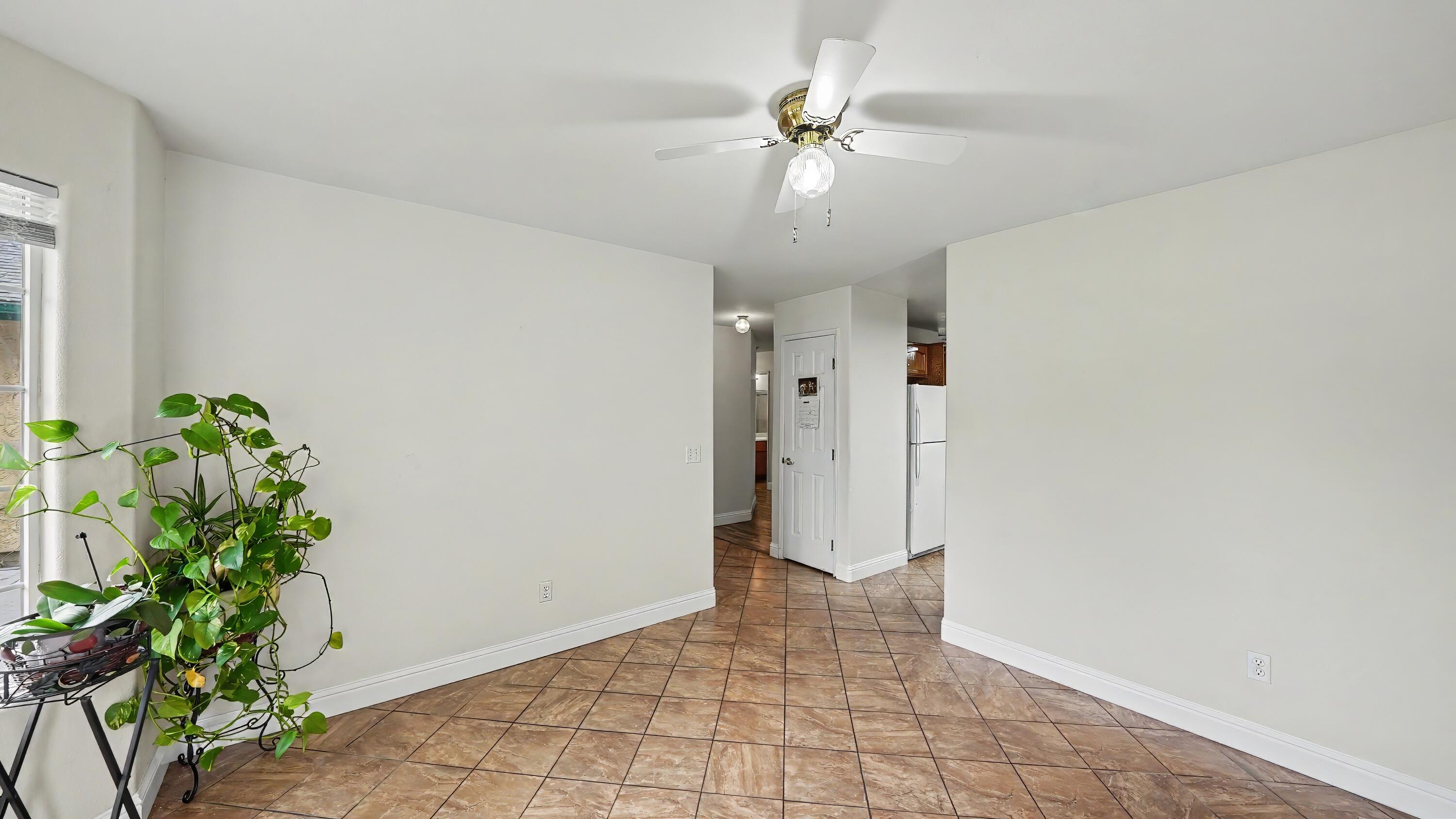 250 W Loyola Ave, Visalia, CA 93277