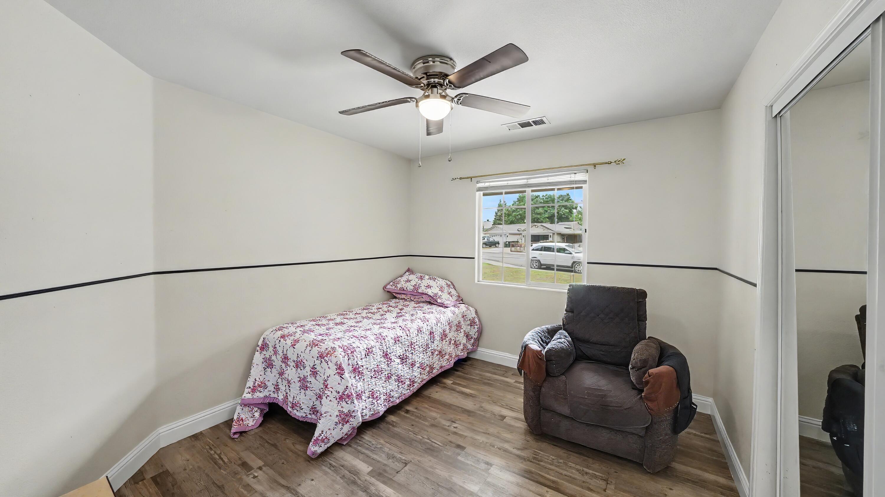250 W Loyola Ave, Visalia, CA 93277