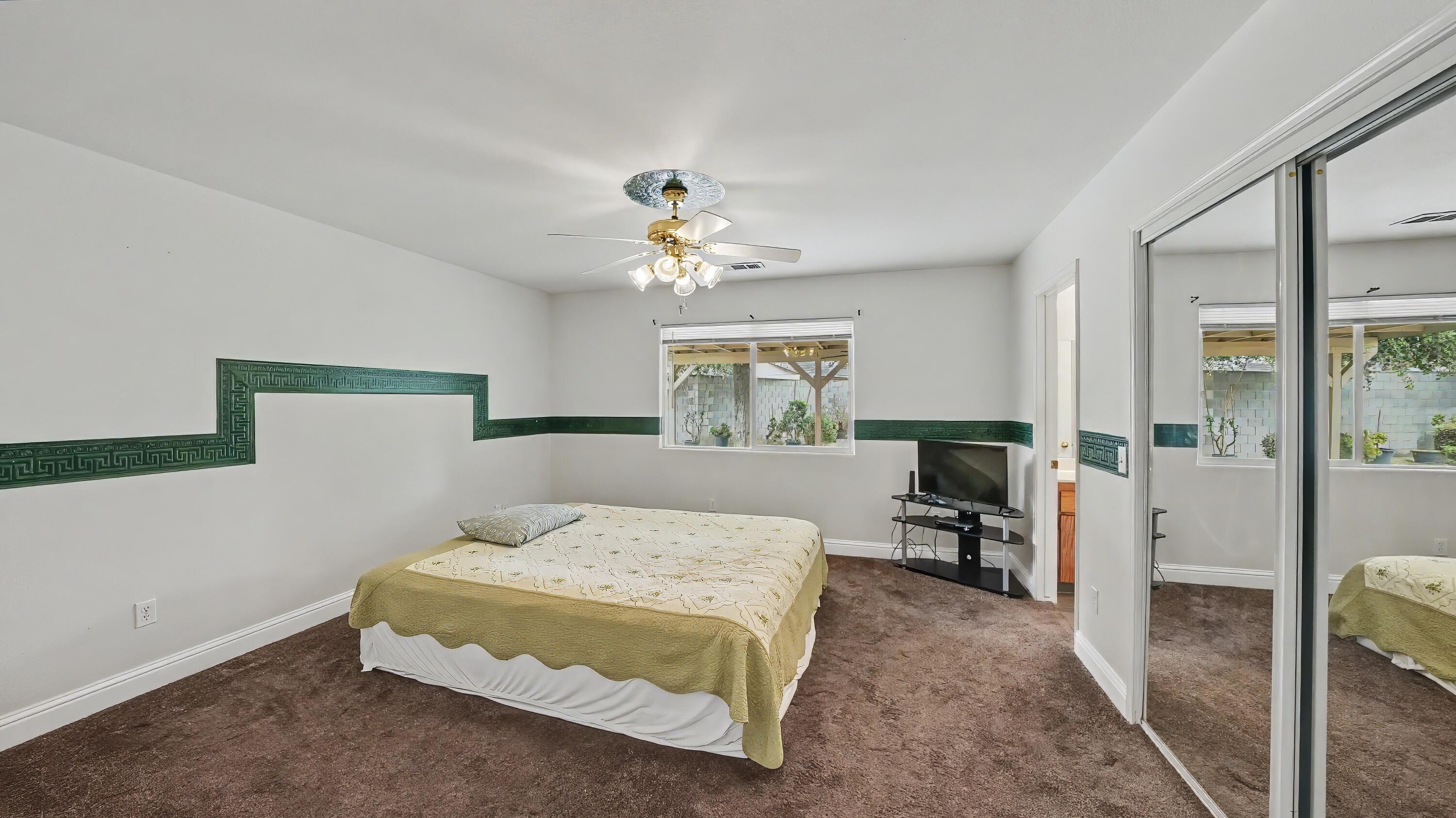 250 W Loyola Ave, Visalia, CA 93277