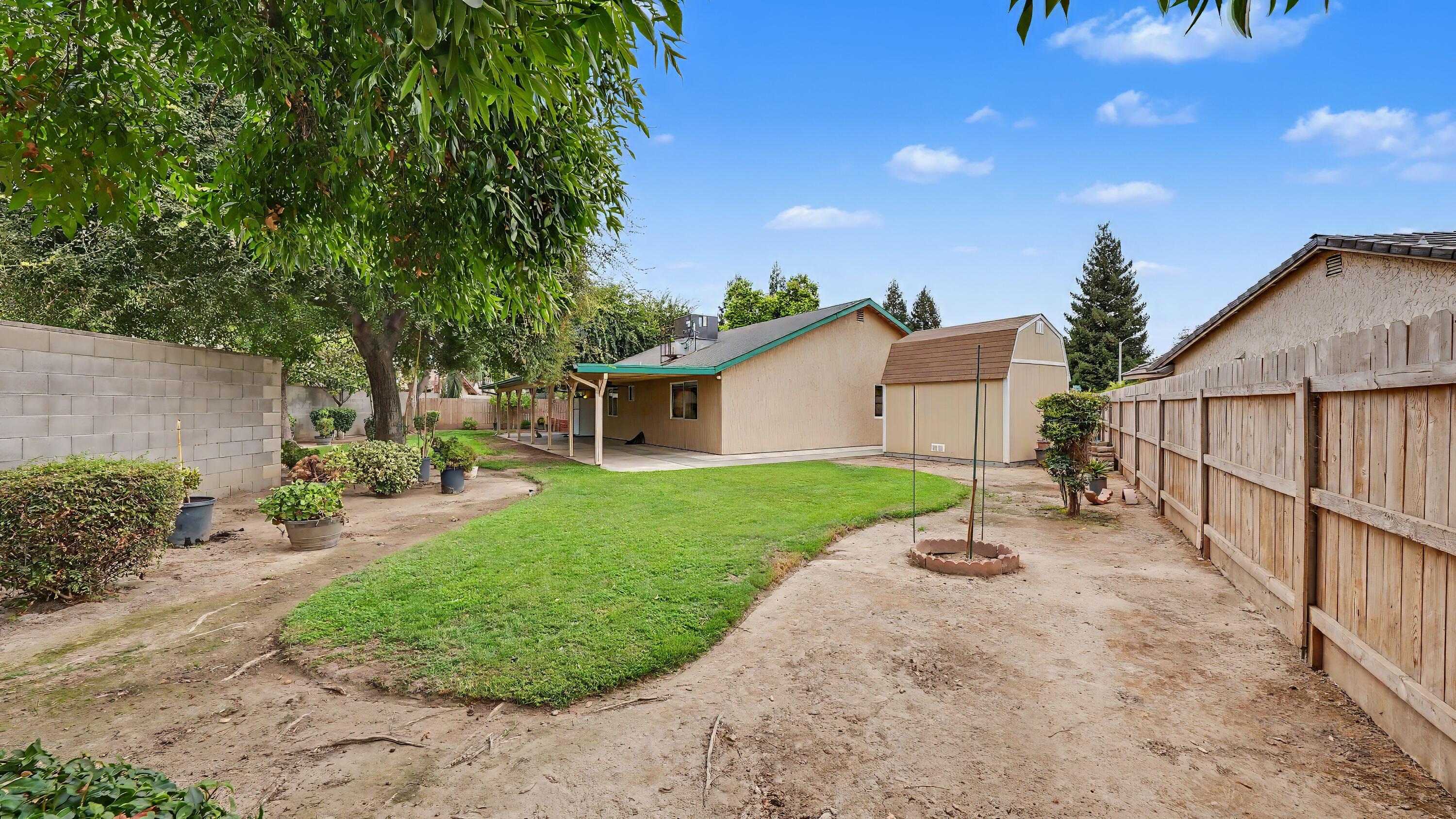 250 W Loyola Ave, Visalia, CA 93277