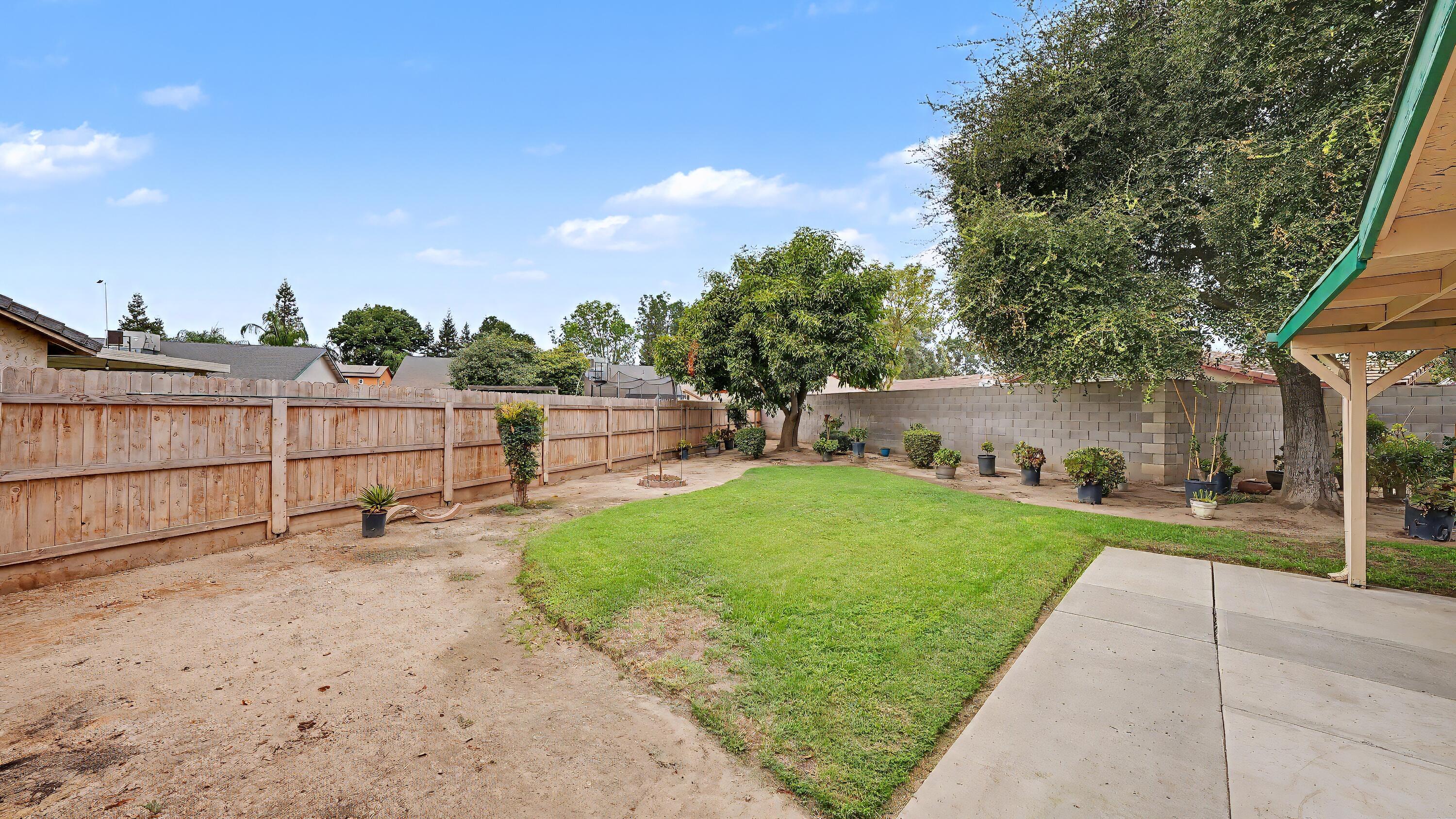 250 W Loyola Ave, Visalia, CA 93277