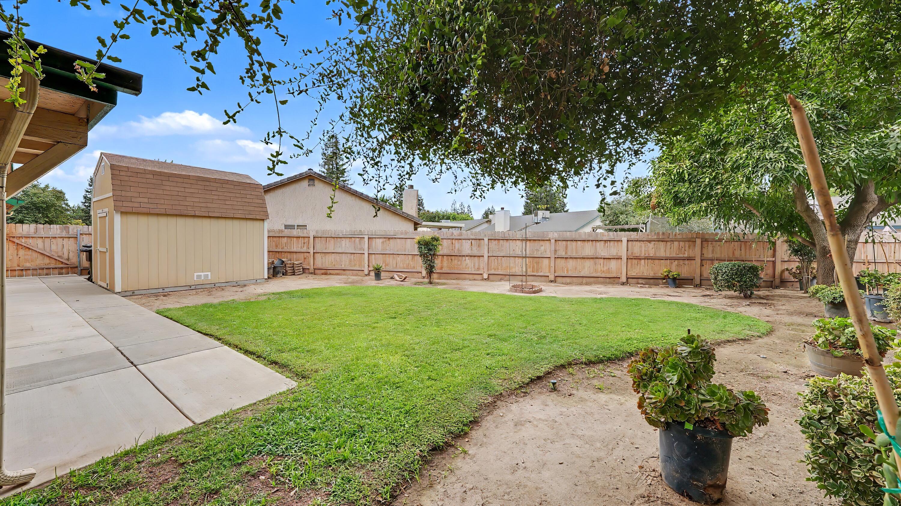 250 W Loyola Ave, Visalia, CA 93277