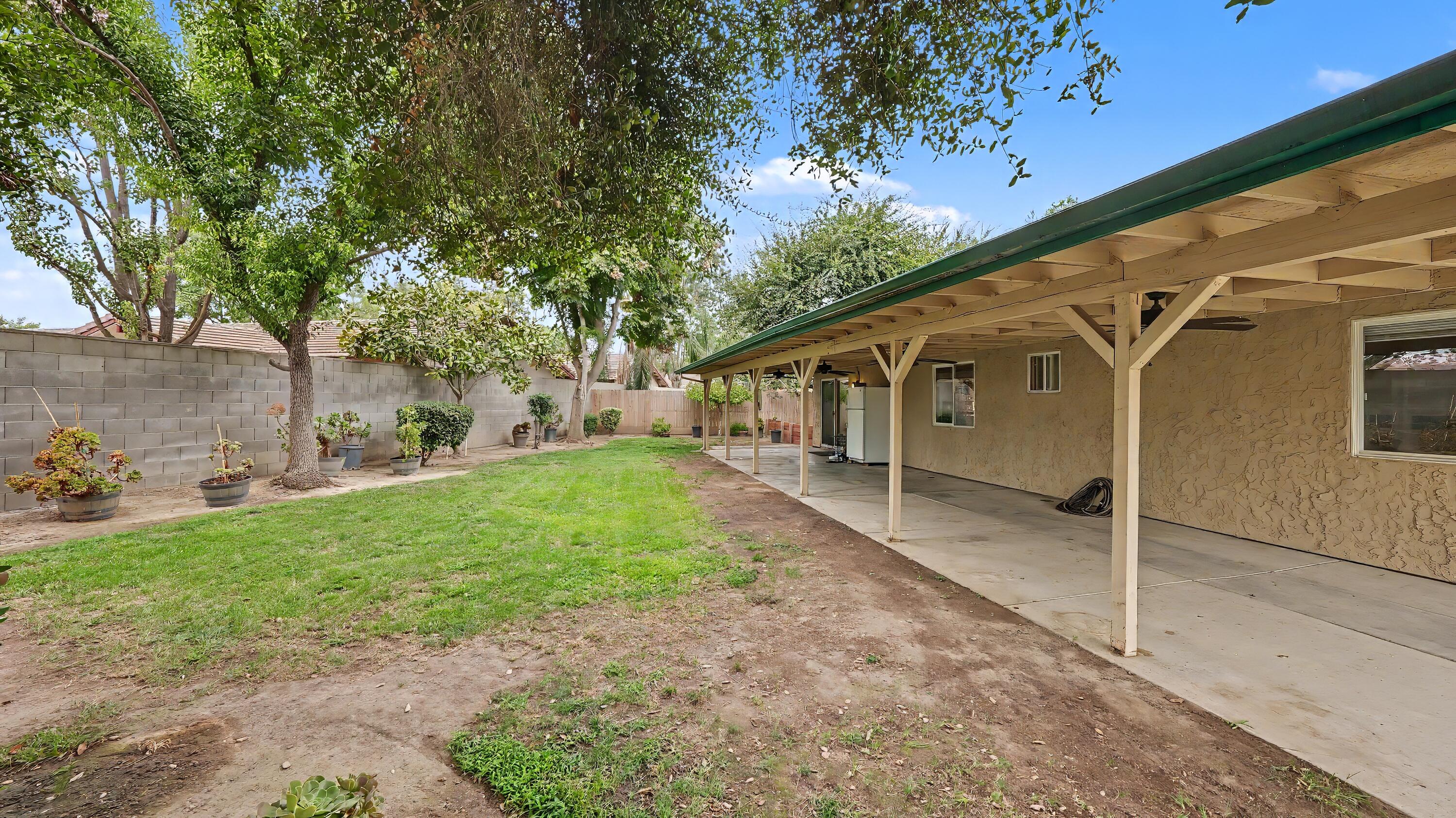 250 W Loyola Ave, Visalia, CA 93277