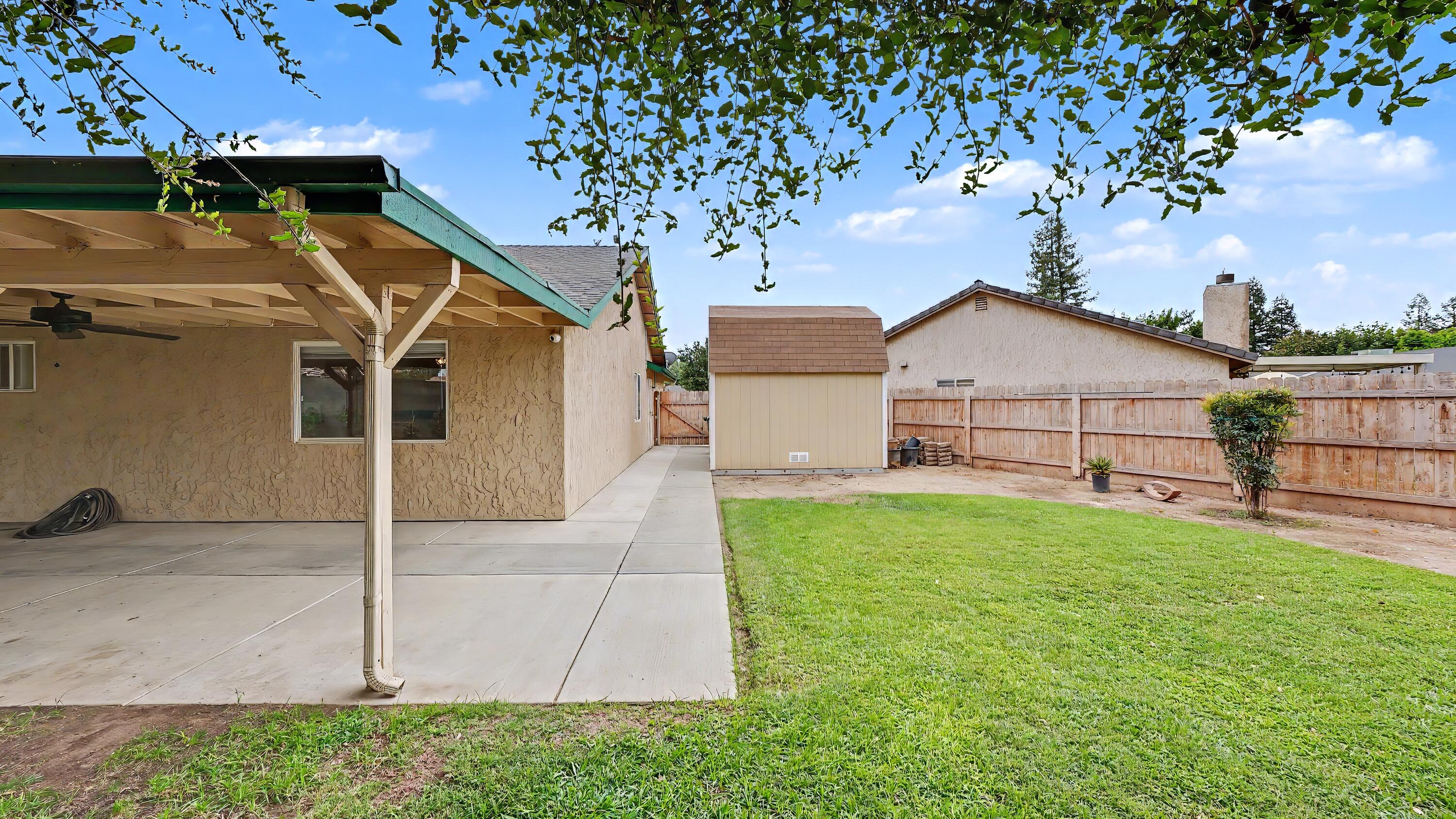 250 W Loyola Ave, Visalia, CA 93277