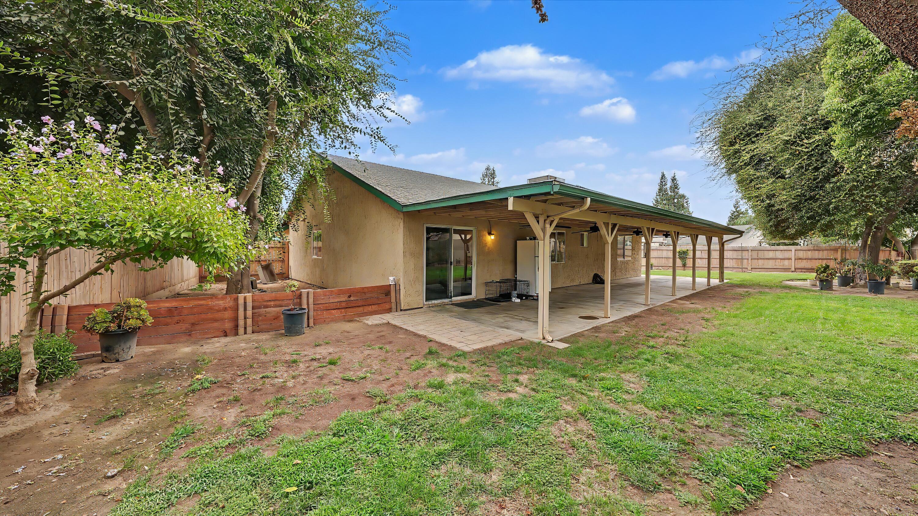 250 W Loyola Ave, Visalia, CA 93277