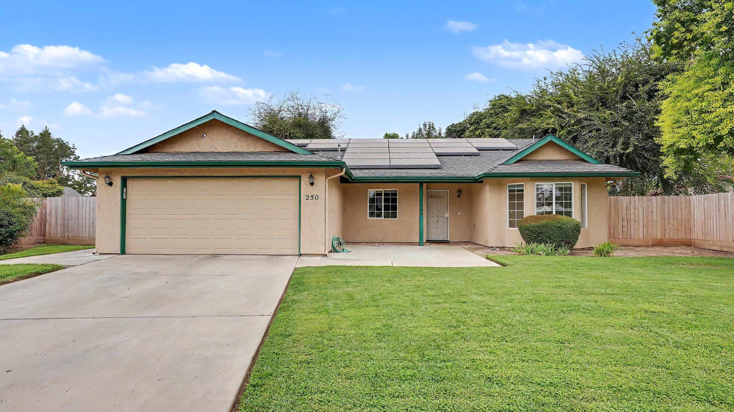 250 W Loyola Ave, Visalia, CA 93277