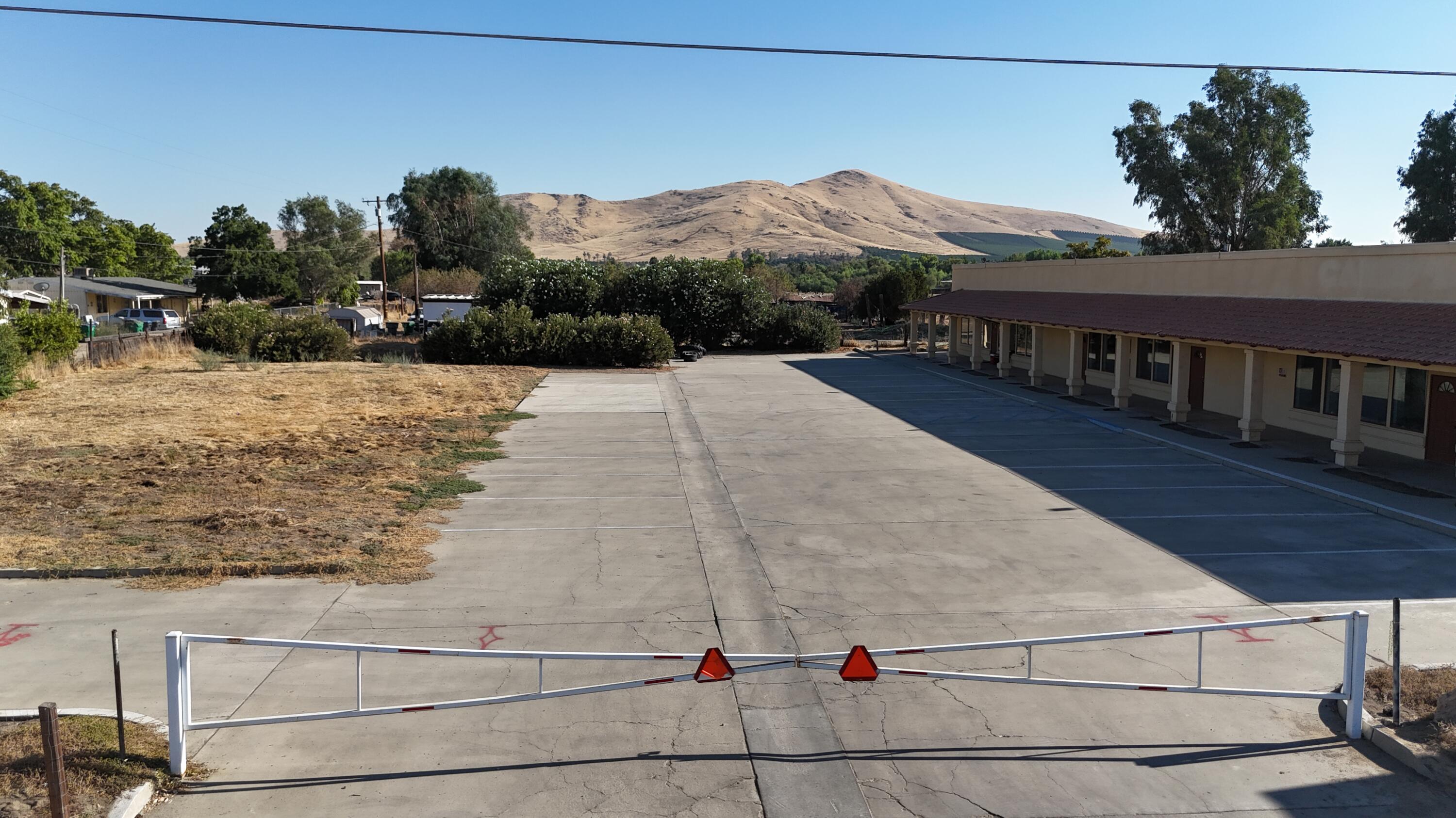 27525 Avenue 146, Porterville, CA 93257