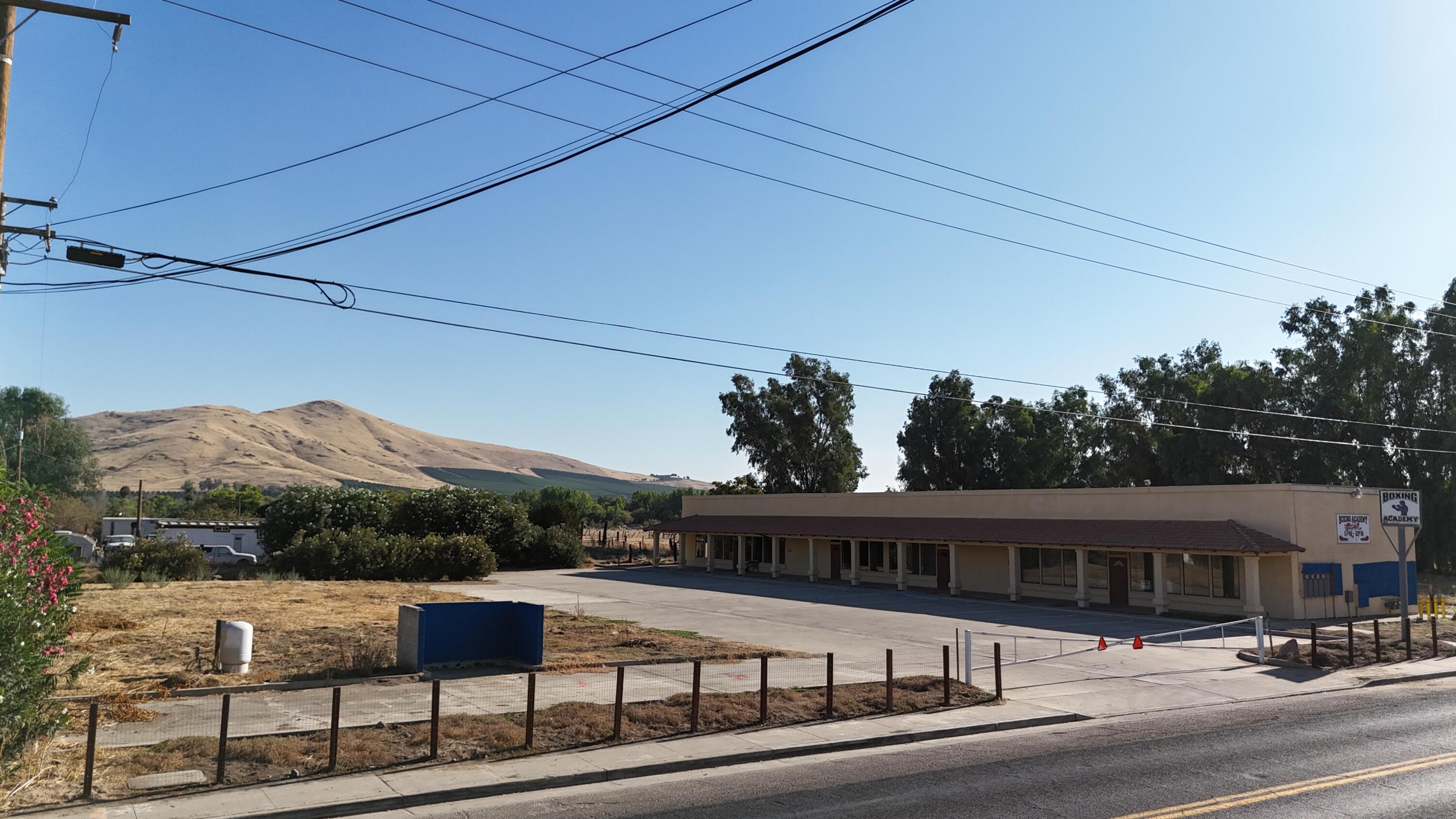 27525 Avenue 146, Porterville, CA 93257