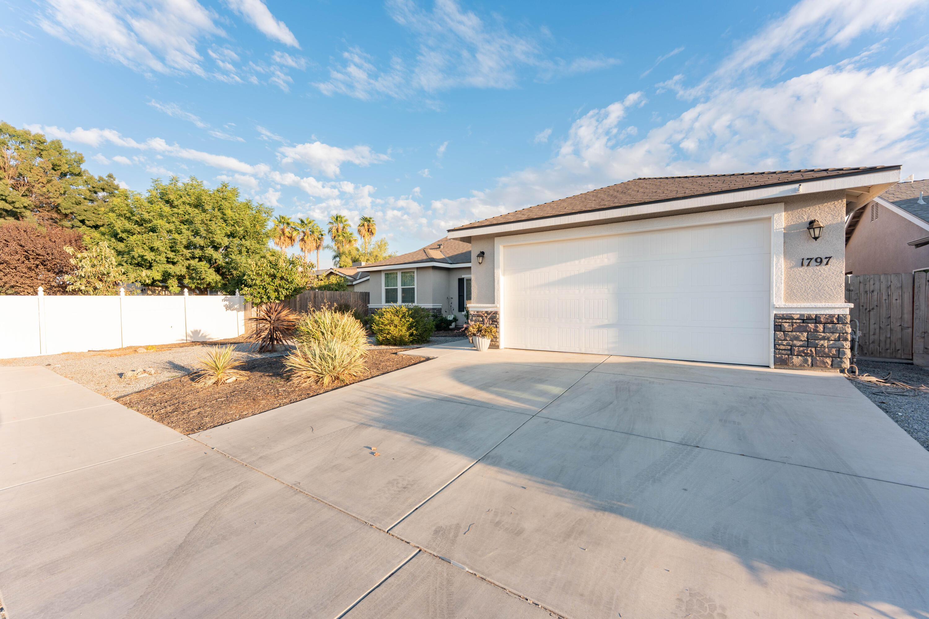 1797 W Date Ave, Porterville, CA 93257