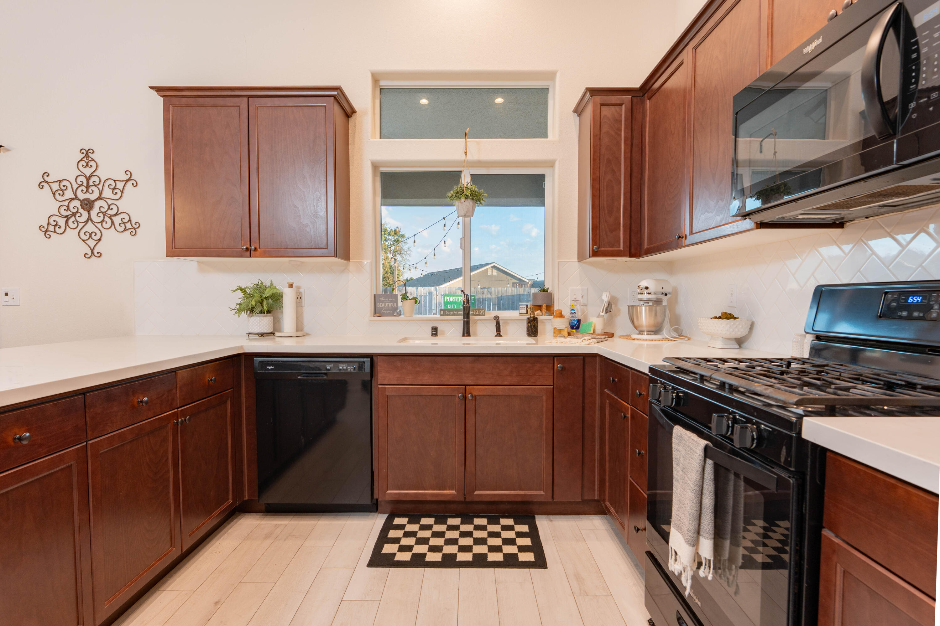 1797 W Date Ave, Porterville, CA 93257