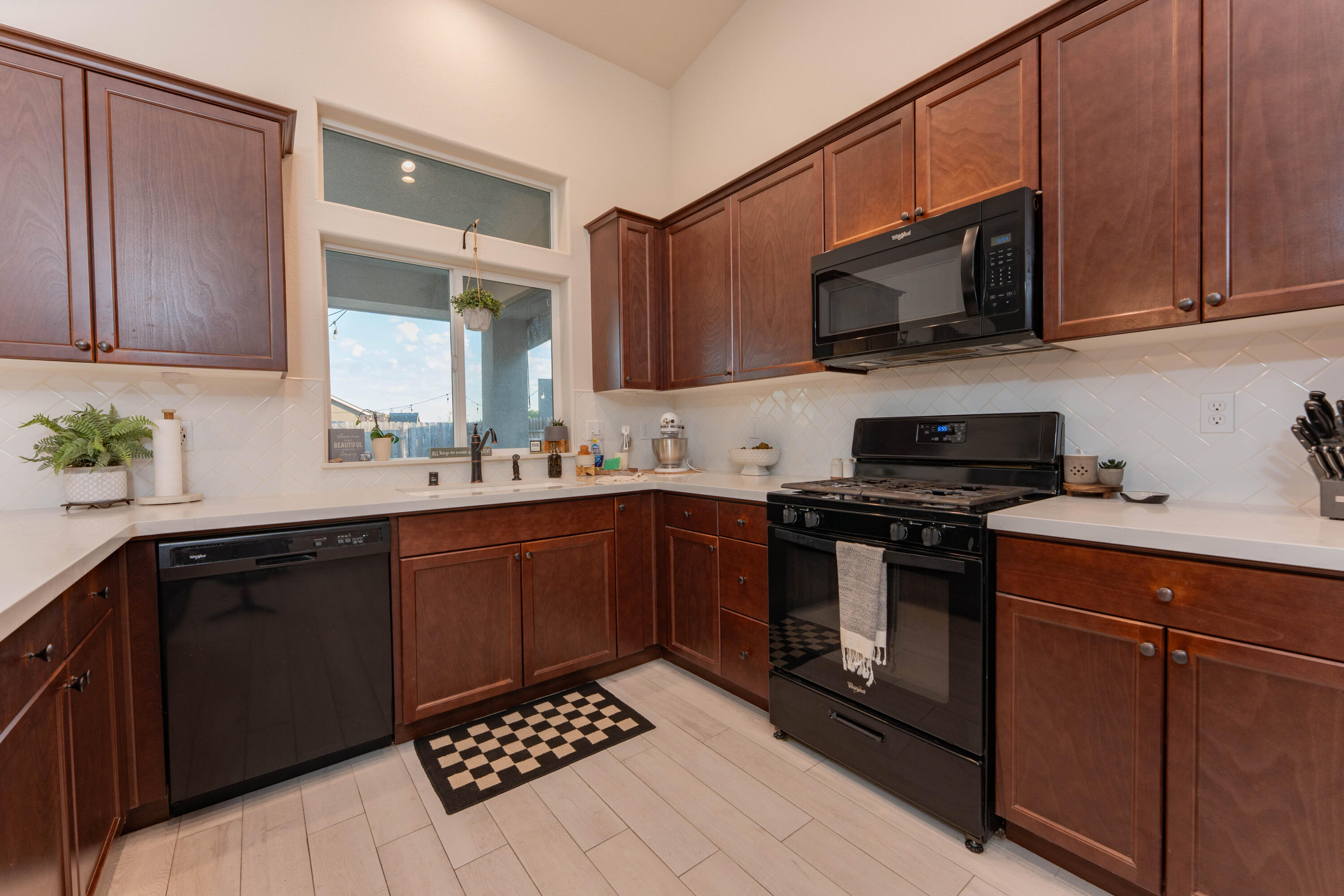 1797 W Date Ave, Porterville, CA 93257