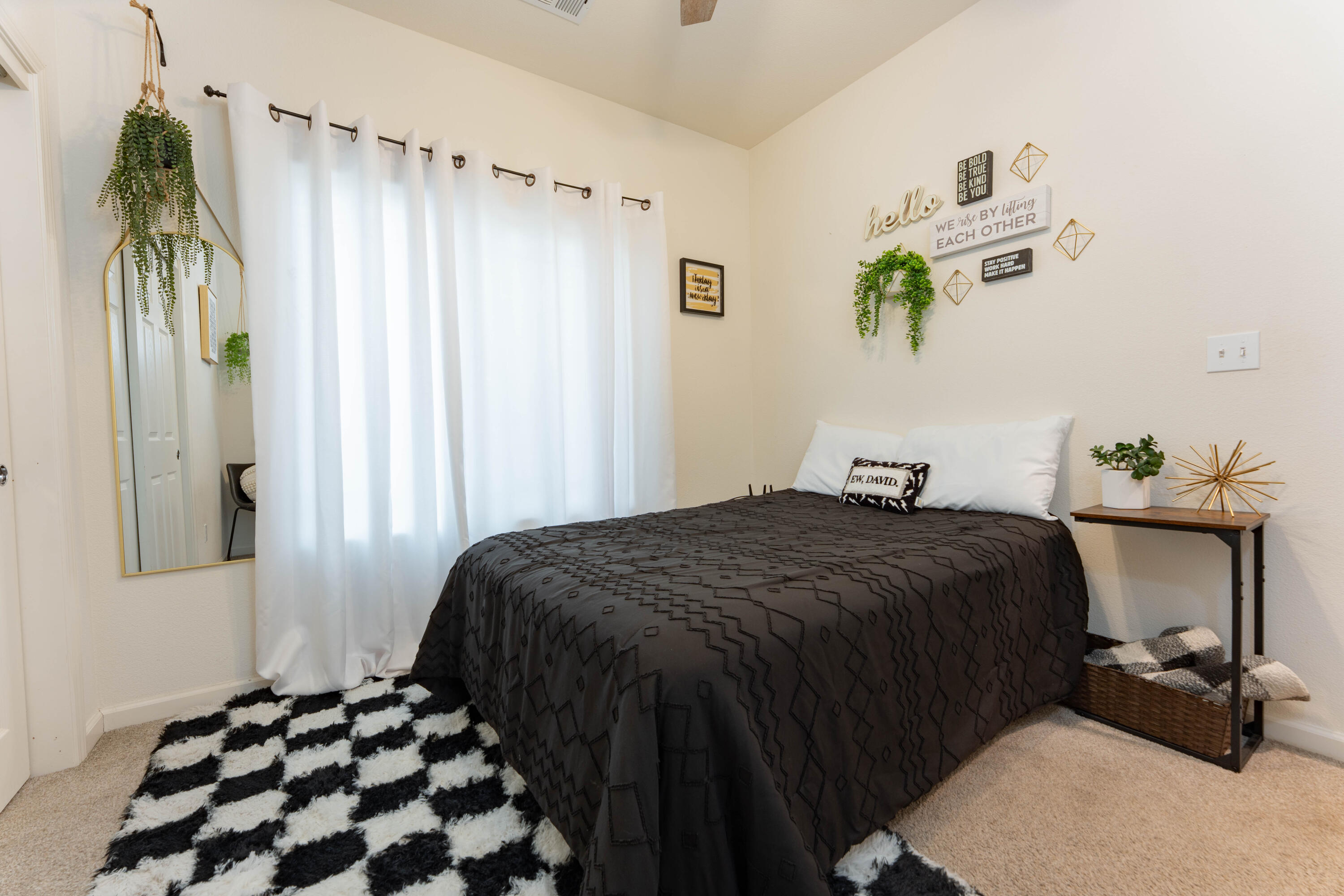 1797 W Date Ave, Porterville, CA 93257