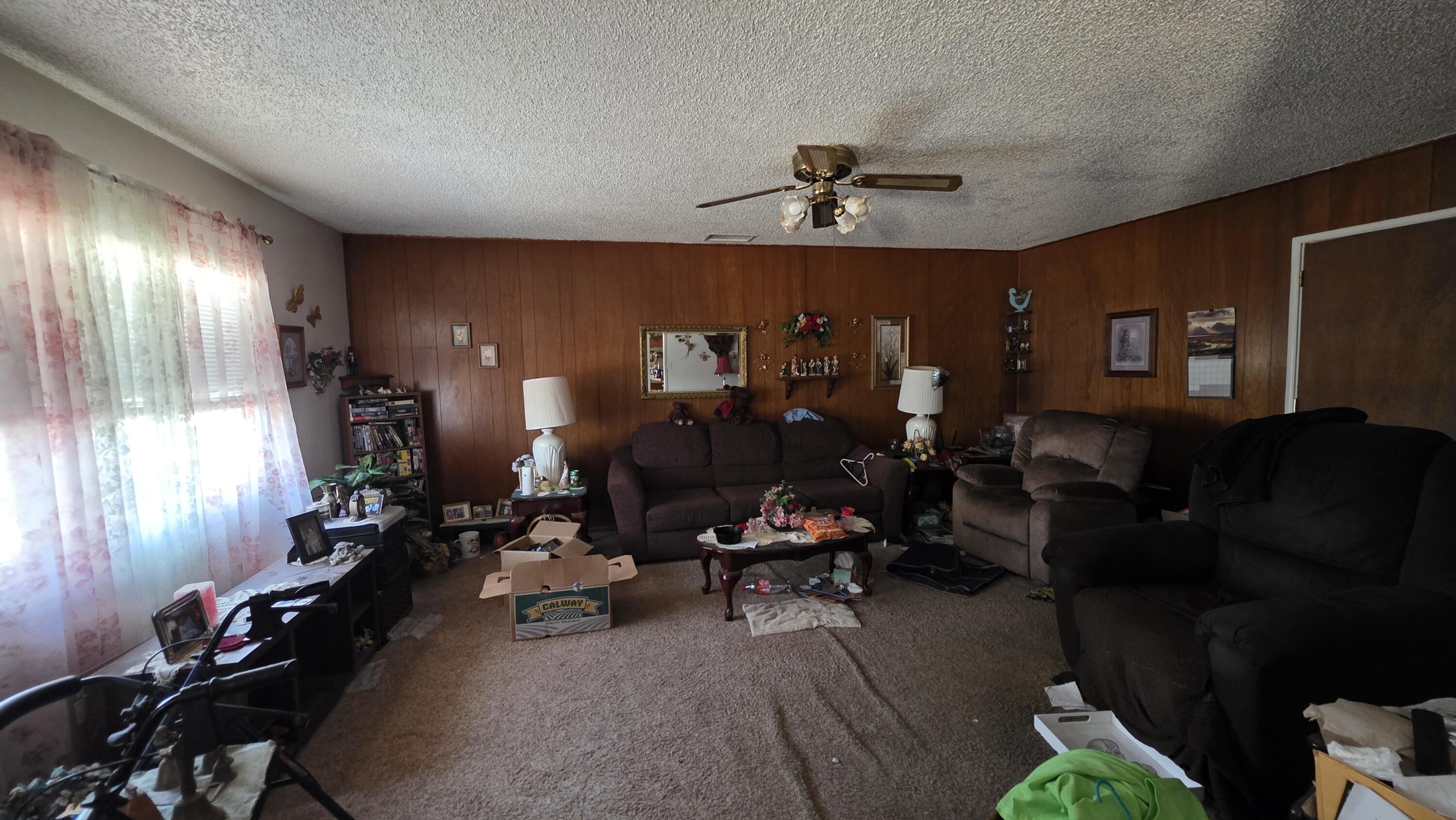 631 E Costner St, Farmersville, CA 93223