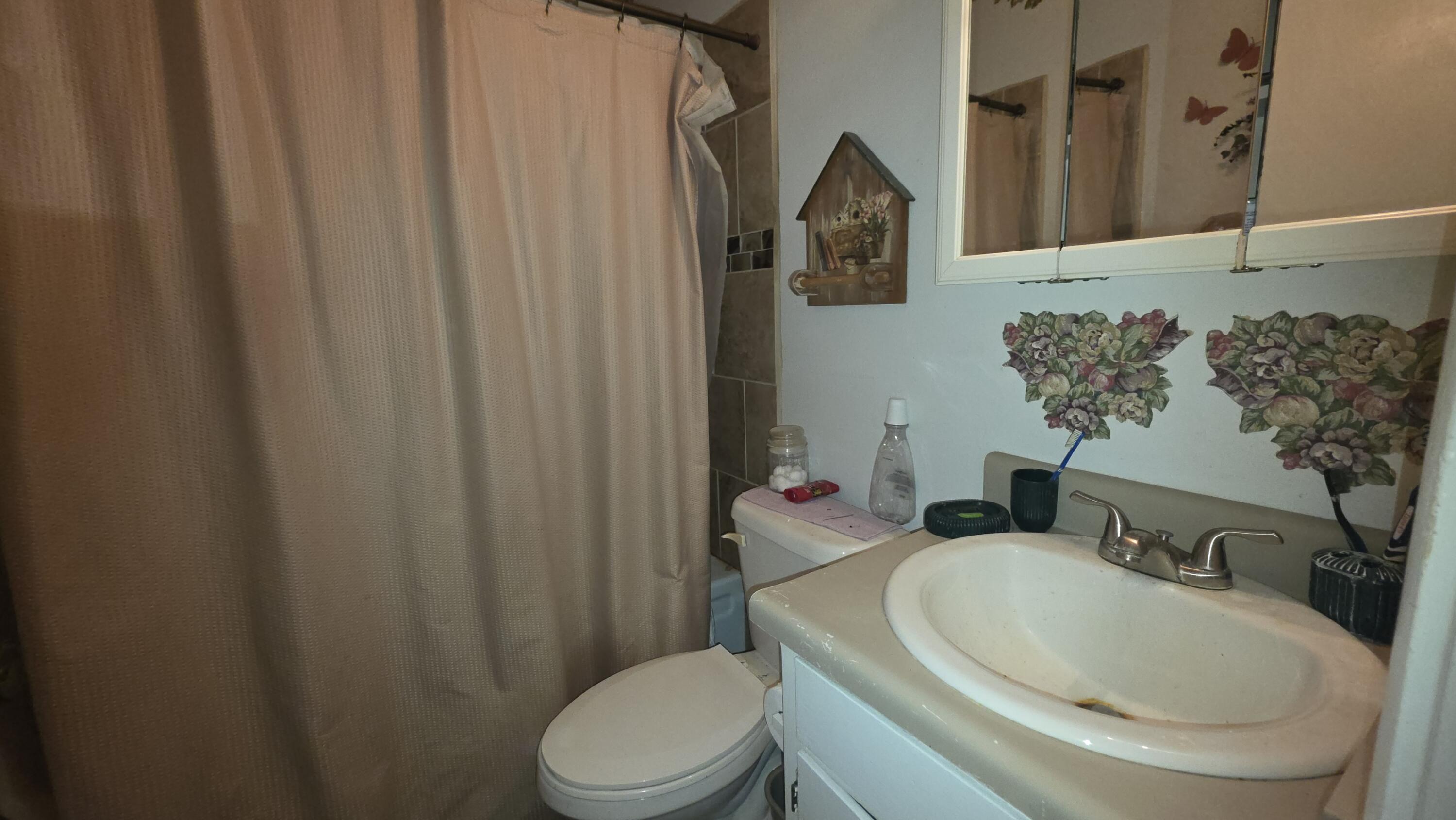 631 E Costner St, Farmersville, CA 93223