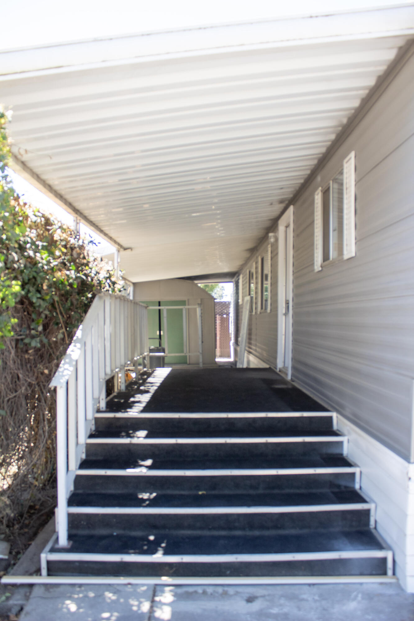 820 S Chinowth St #12, Visalia, CA 93277