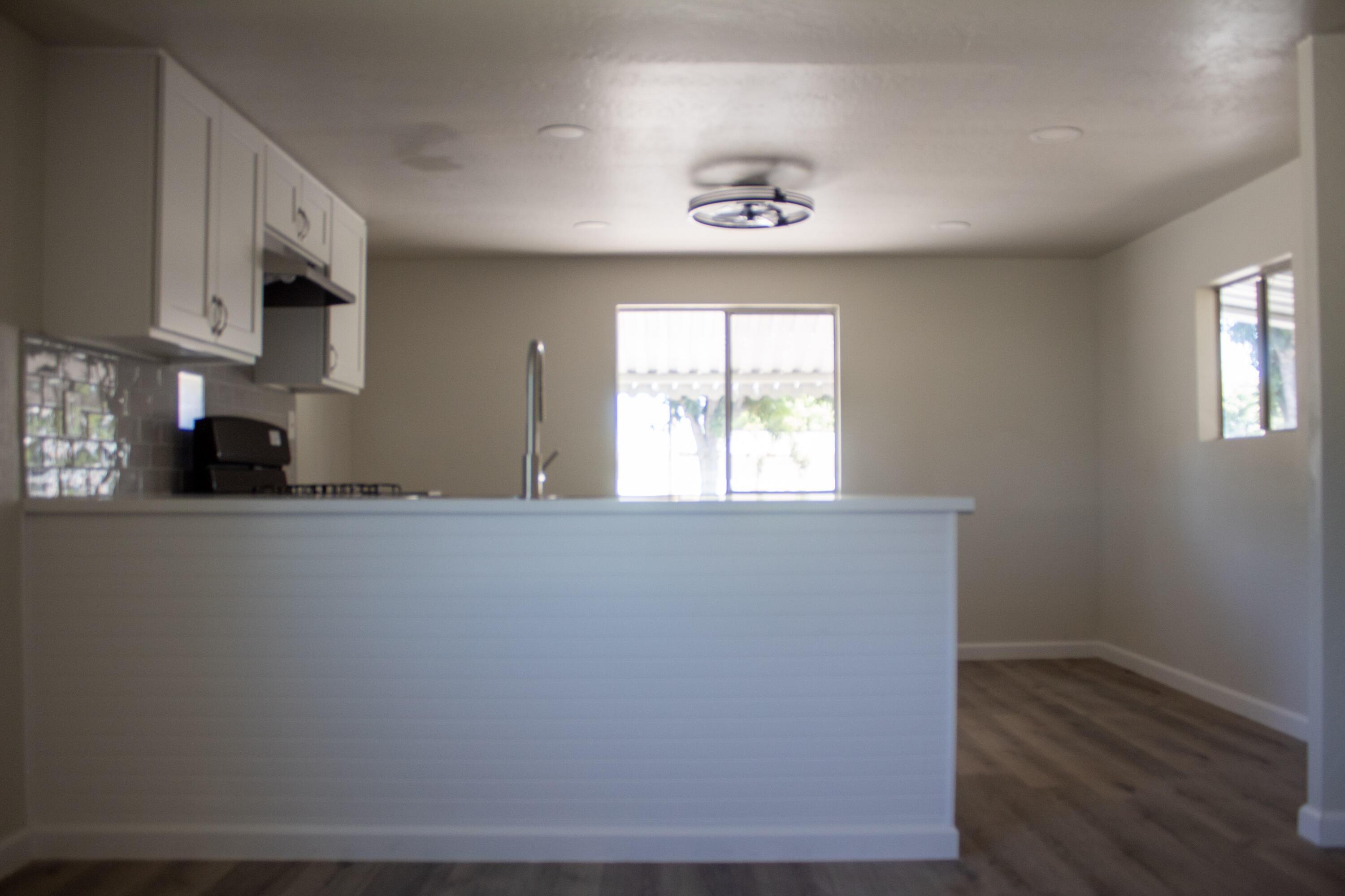 820 S Chinowth St #12, Visalia, CA 93277