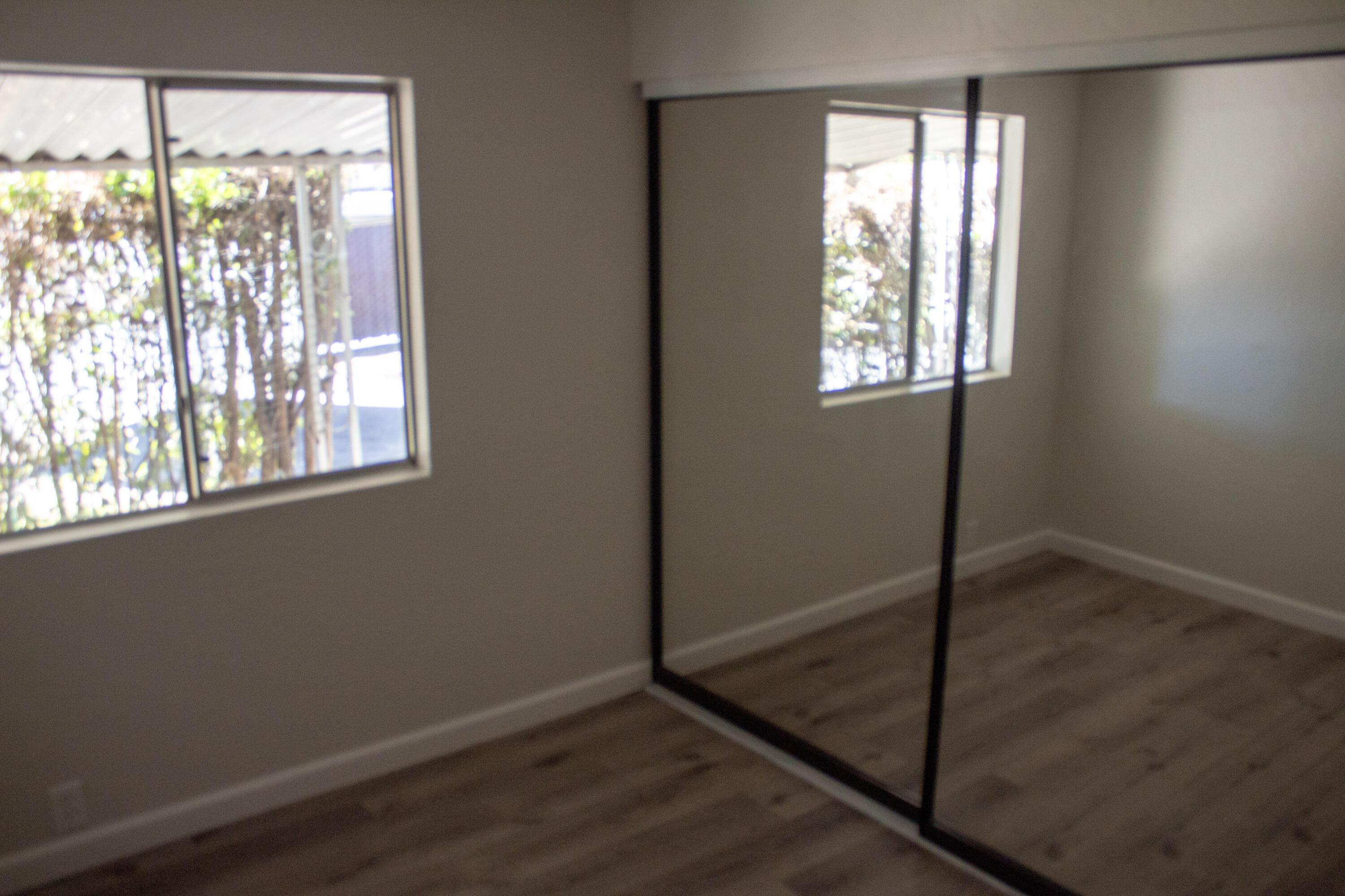 820 S Chinowth St #12, Visalia, CA 93277