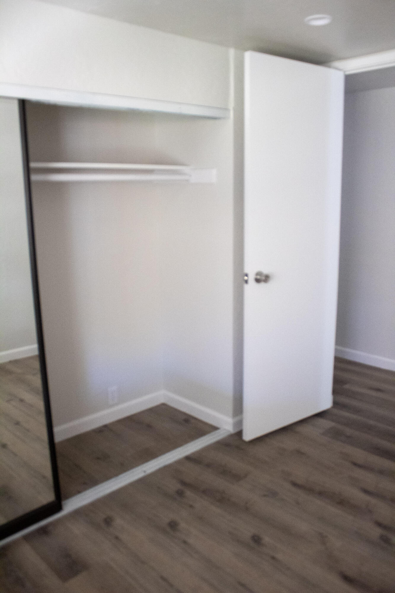 820 S Chinowth St #12, Visalia, CA 93277