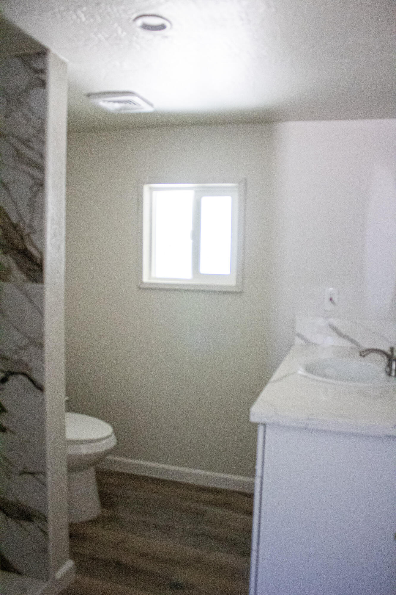 820 S Chinowth St #12, Visalia, CA 93277